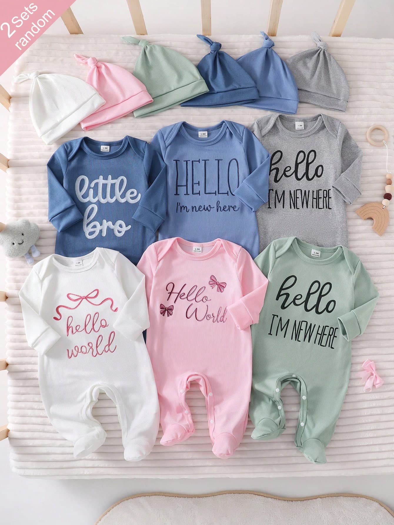 [2pcs Randomly Sent]Newborn Long Sleeve Footed Romper 2-Piece Set, With Matching Beanie, English Print Ribbed Baby Bodysuit, Newborn Baby Home Pajamas, All-Season Newborn Full Moon Outing Crawler