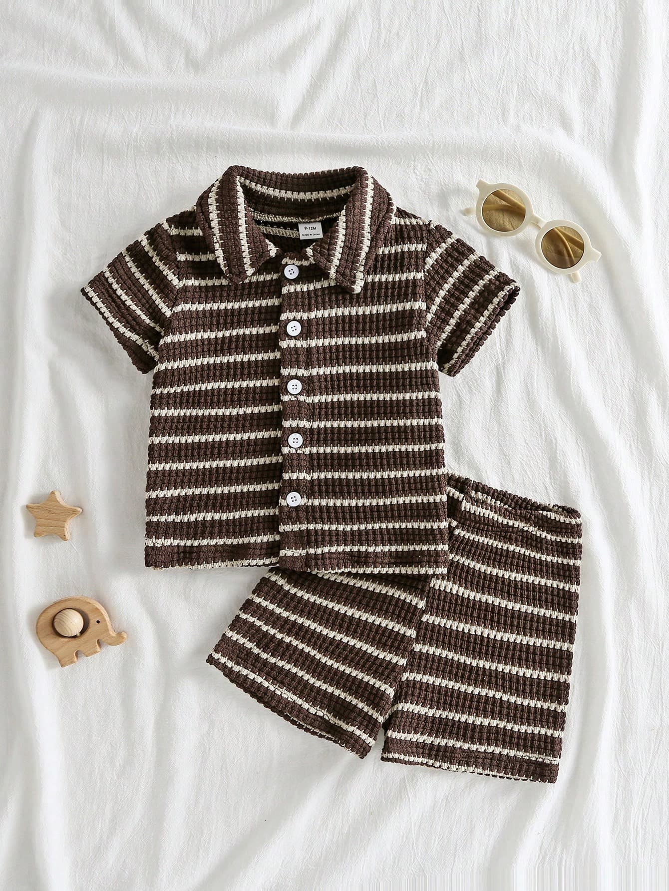 SHEIN Vintaside Kids Unisex Baby Outfit Stripe Textured Shirt And Shorts Set Summer Casual Beach Wear For Infants