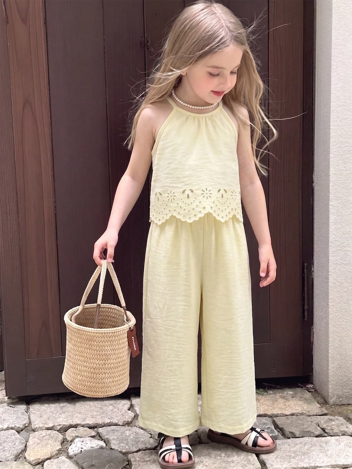 SHEIN Vintaside Kids Young Girls Fashion Hollow-Out Burnout Design Halter Neck Tank Top And Pants Set, Suitable For Girls, With Open Back And Neckline, Fabric Material, Fitted Top + Casual Straight-Leg Pants, Suitable For Outdoor Summer Wear