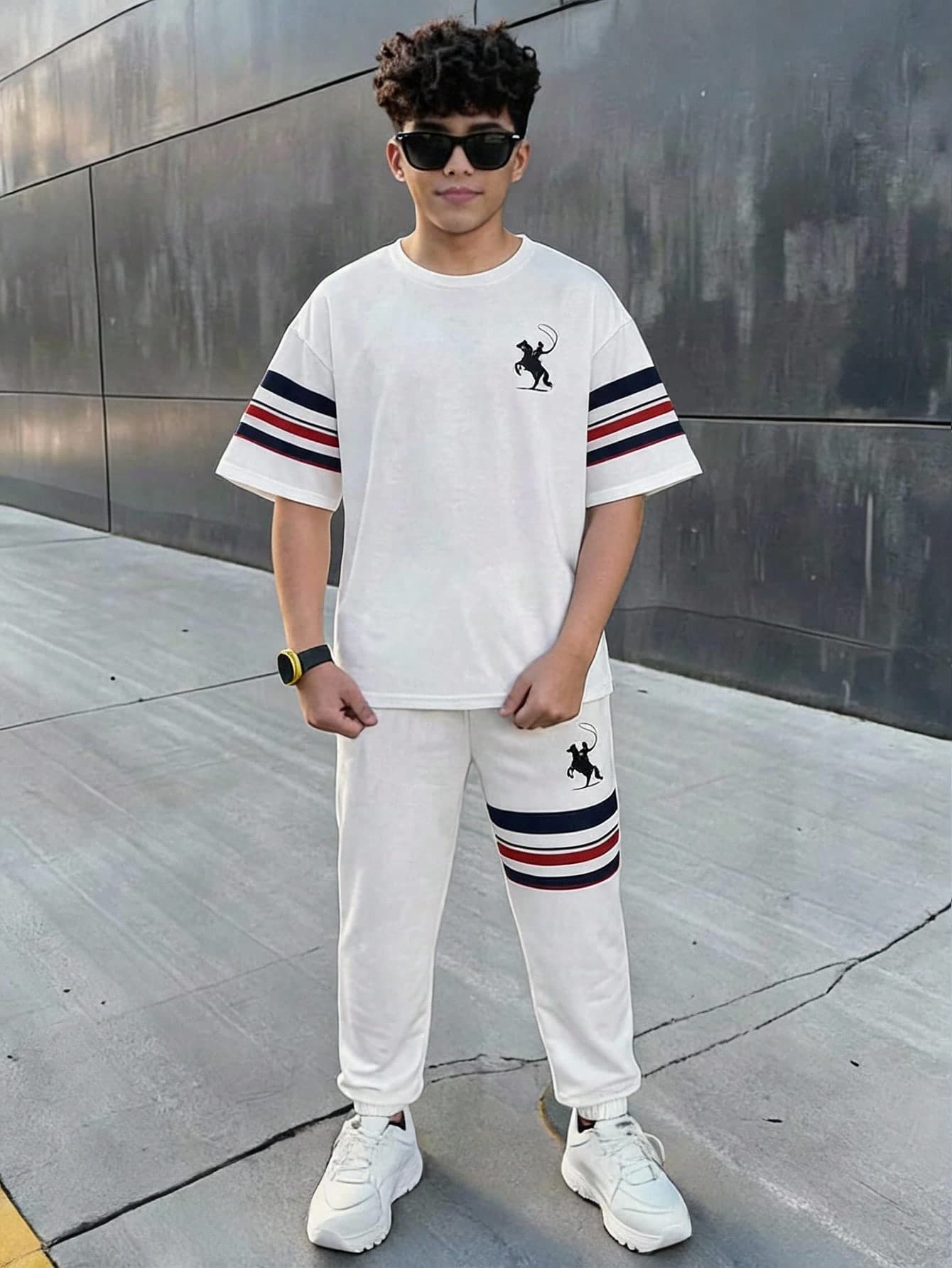 SHEIN Teen Boys' Crew Neck Short Sleeve Colorblock Striped Casual Loose Comfortable T-Shirt Set