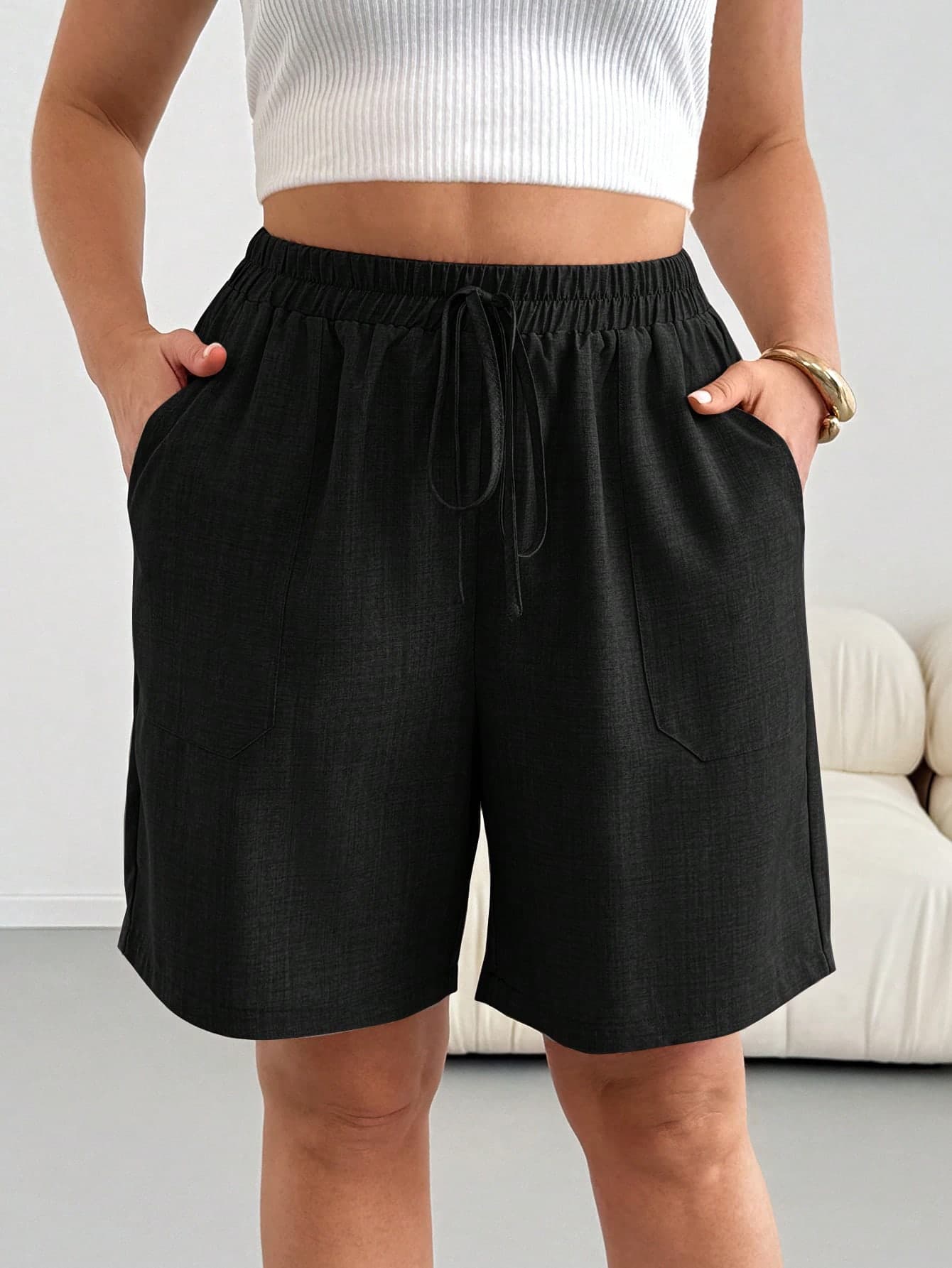 SHEIN Essnce Plus Size Summer Casual Versatile Solid Color Shorts Formal Vacation Black