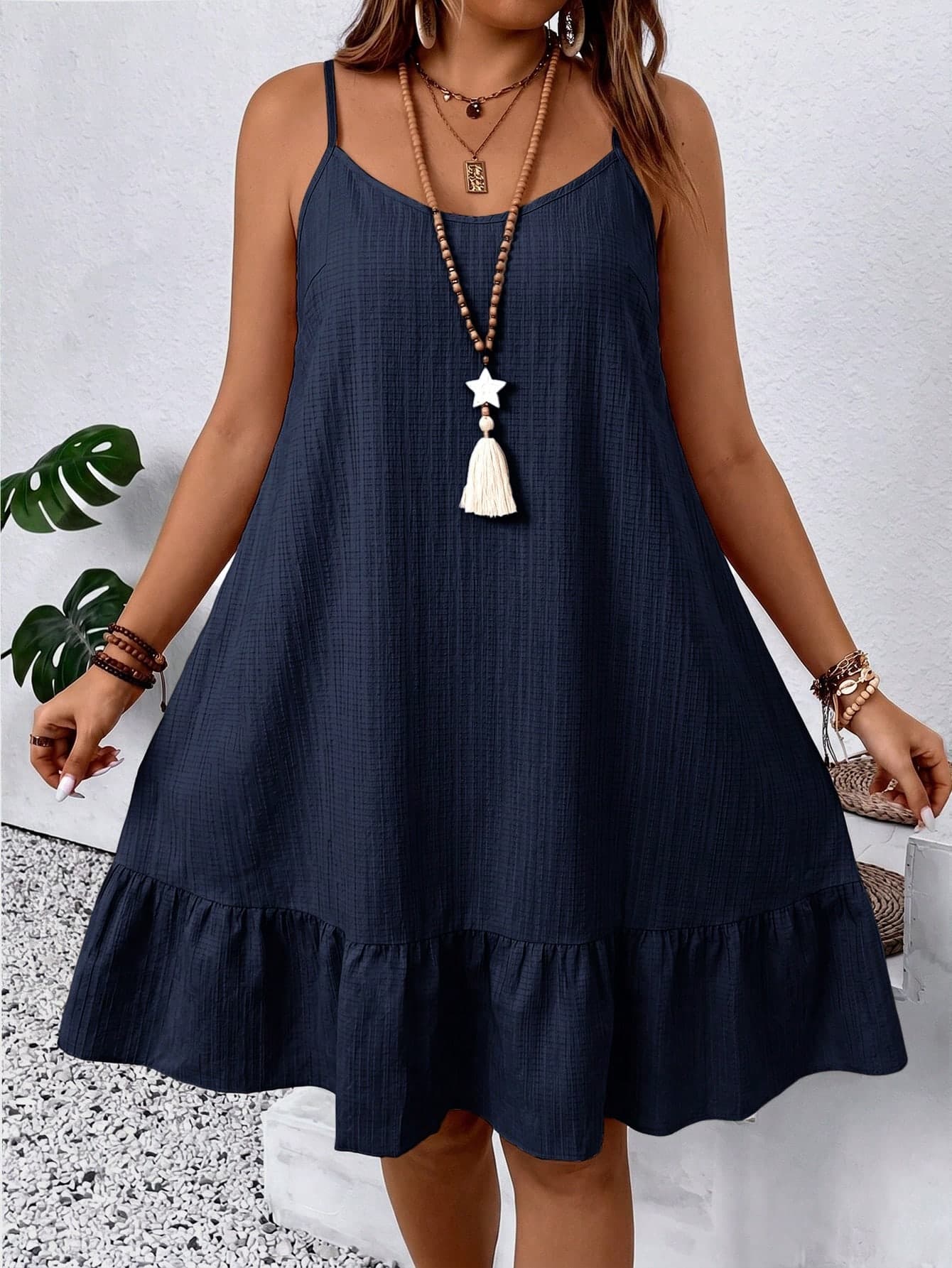 SHEIN LUNE CURVE Plus Size Solid Color Cami Strap Vacation Casual Dress