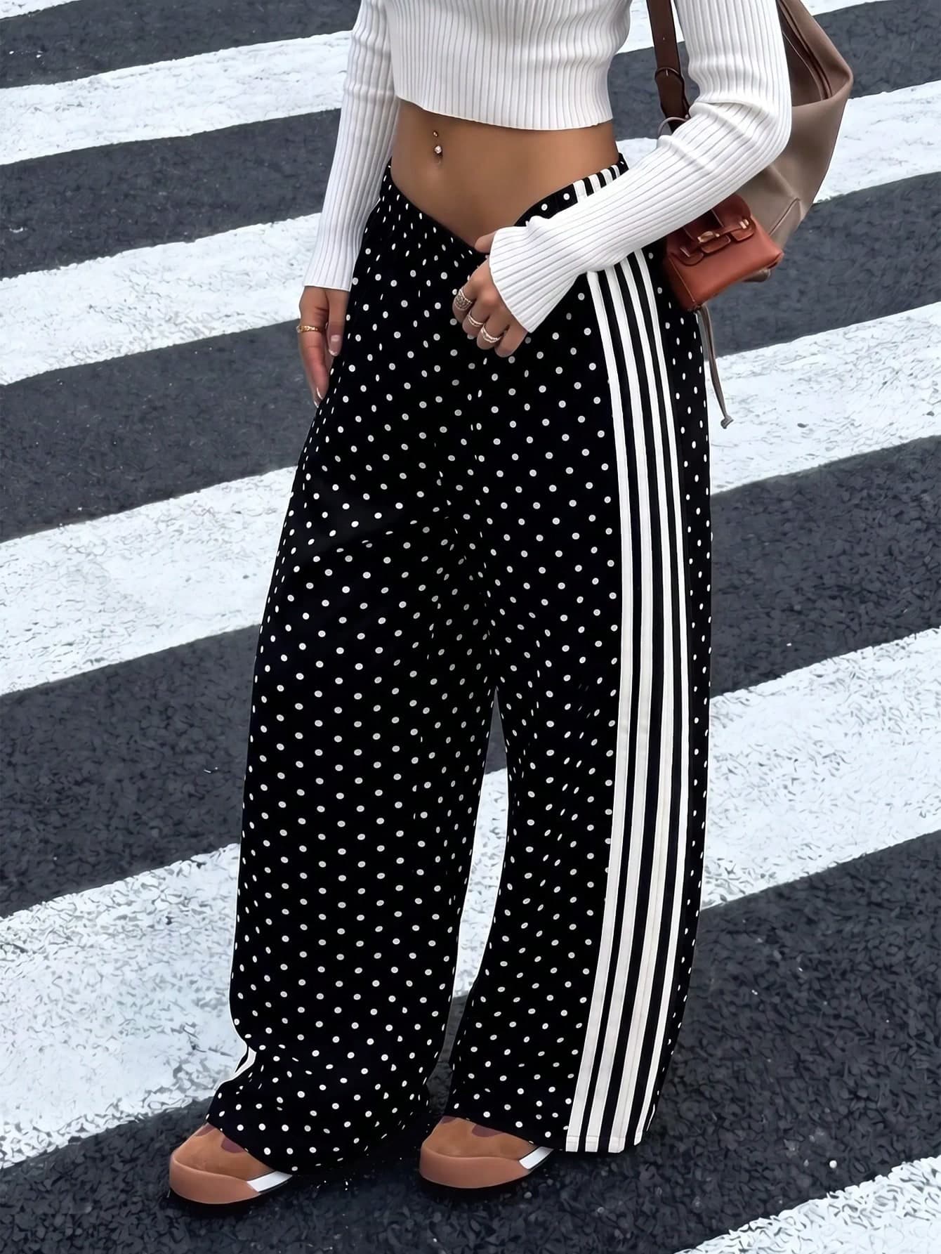 SHEIN Tween Girl Tween Girls Pants Fashion Casual Comfortable Knit Vintage Black & White Polka Dot Print Patchwork White Webbing Sweatpants Knit Patchwork Loose Shorts, Fan Merchandise, Game Day Outfit, Summer Vacation, Music Festival, Holiday Season