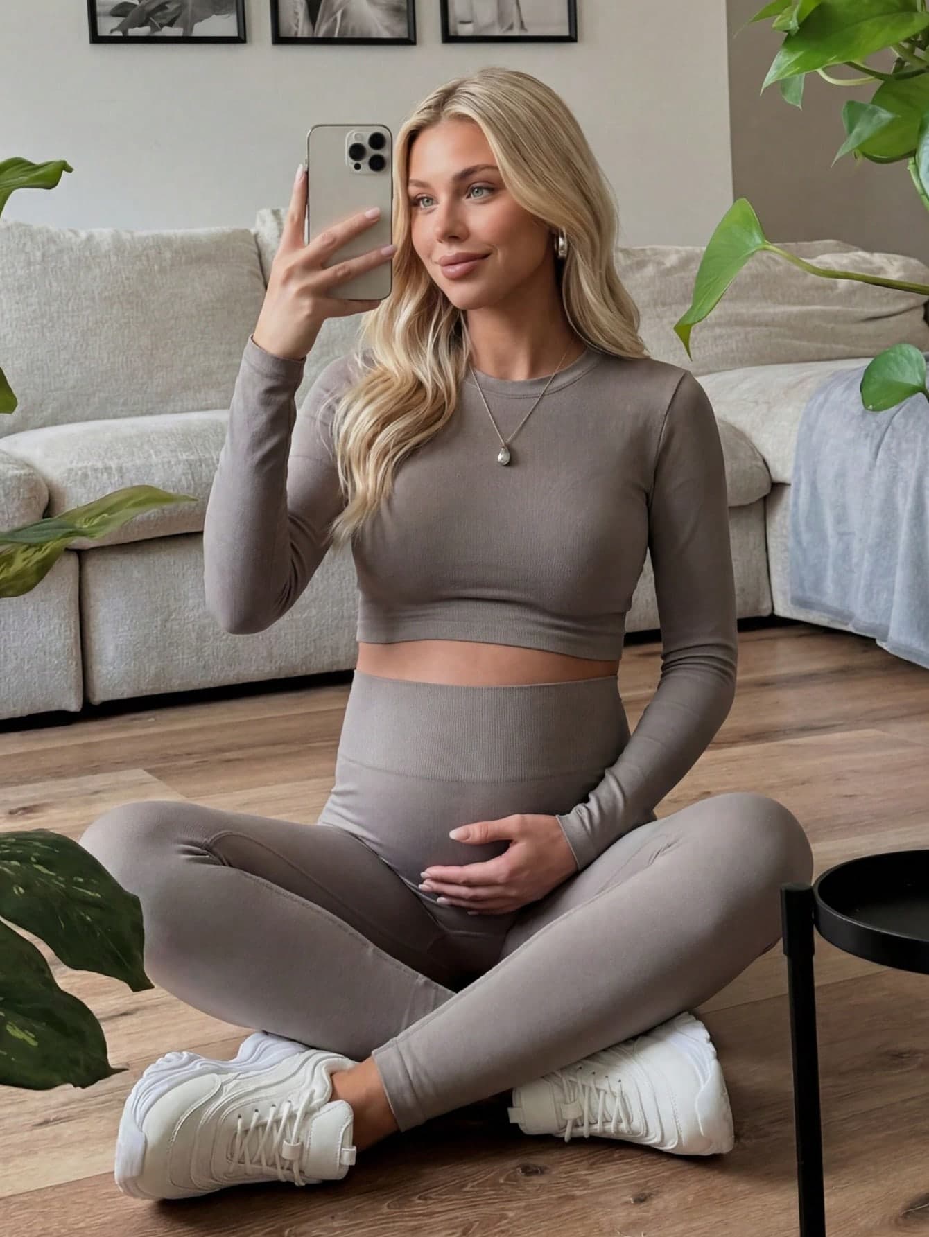 SHEIN Maternity Solid Color Round Neck Long Sleeve Sports T-Shirt And Leggings Set