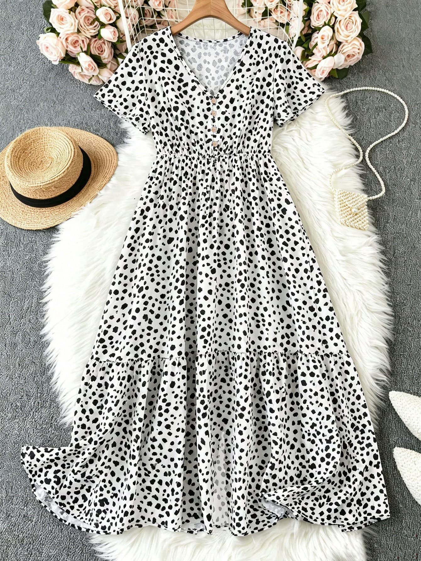 SHEIN LUNE Plus Size Floral Allover Print Summer Dress With Ruffled Hemline And V-Neck For Women, For Christmas Maxi Women Outfit