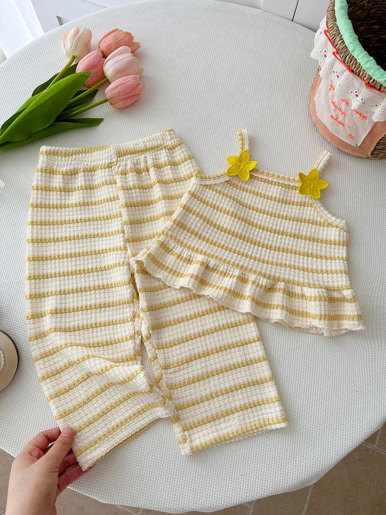 SHEIN Playful Pals 2pcs/Set Baby Girl Sweet Jacquard Striped Fabric Lace Trim Tank Top And Shorts, Elegant Korean, European And American Style, Versatile Practical Baby Girl Outfit, New Summer Fashion Children's Clothing, Suitable For Infants And Toddlers, Girls Set, Outings, Commuting, Holidays, Parties