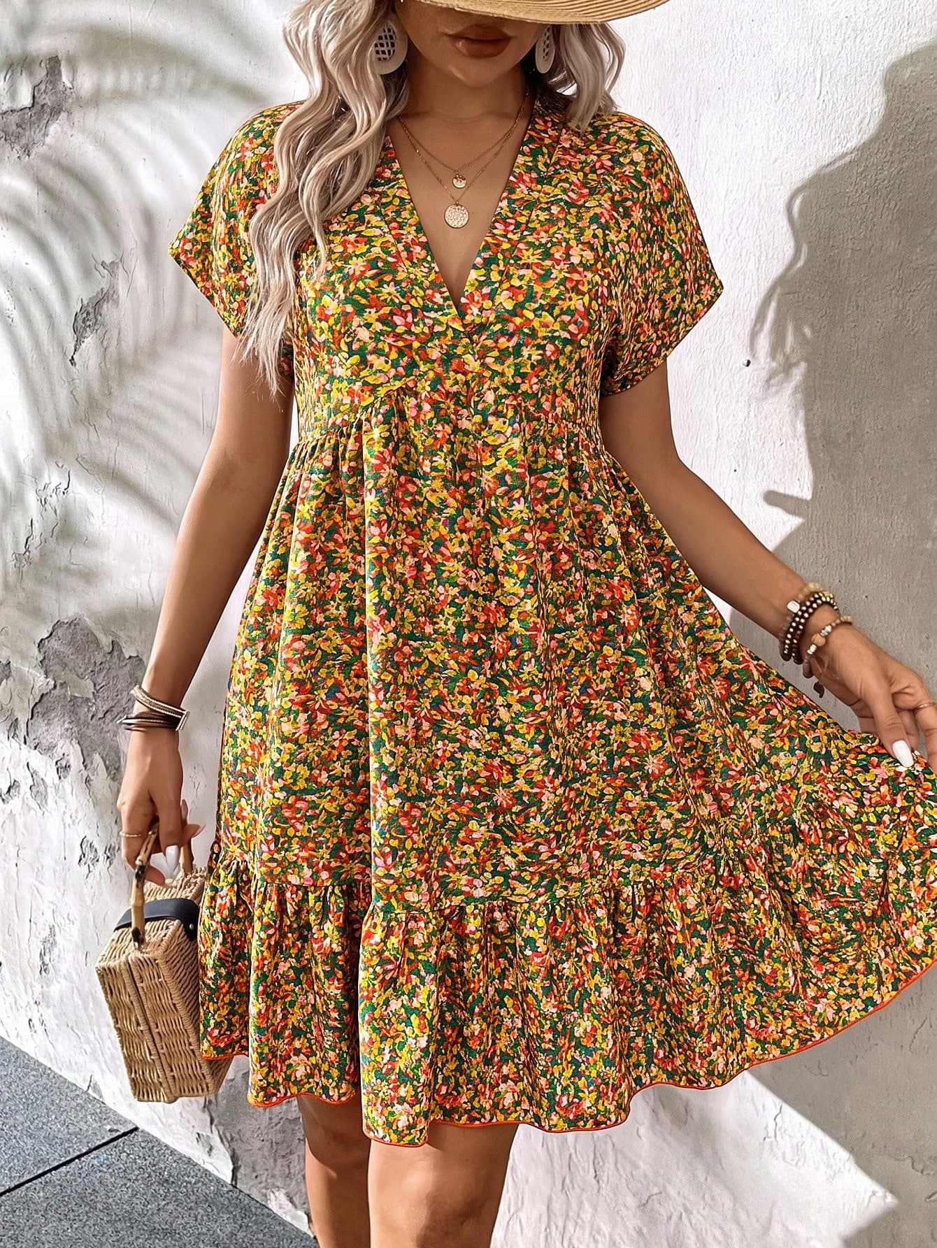 SHEIN LUNE Women's Plus Size V-Neck Short Sleeve Floral Dress