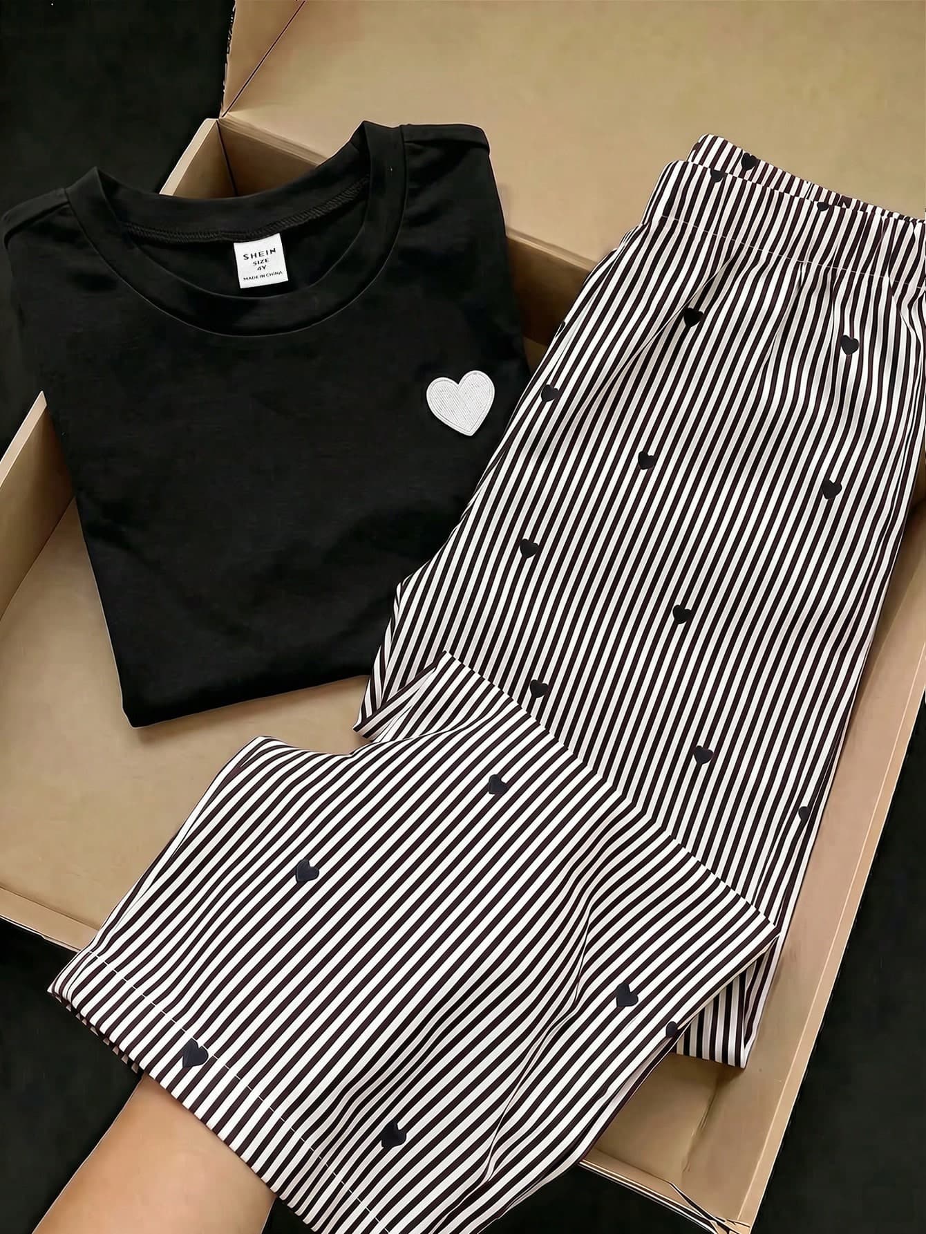 SHEIN Elladie kids 2pcs/Sets Young Girl Basic Casual Slouchy Solid Color Set, Horse Print, Asymmetric Hem, Side Ruched Design, Round Neck Short Sleeve T-Shirt, Paired With Yellow Striped Textured Fabric Straight Leg Pants Set, Suitable For Daily/Outing Multiple Occasions, Spring/Summer/All Season Style, Toddle Girls Sets, Children Daily Comfortable Summer Outfit, Girls Outfits