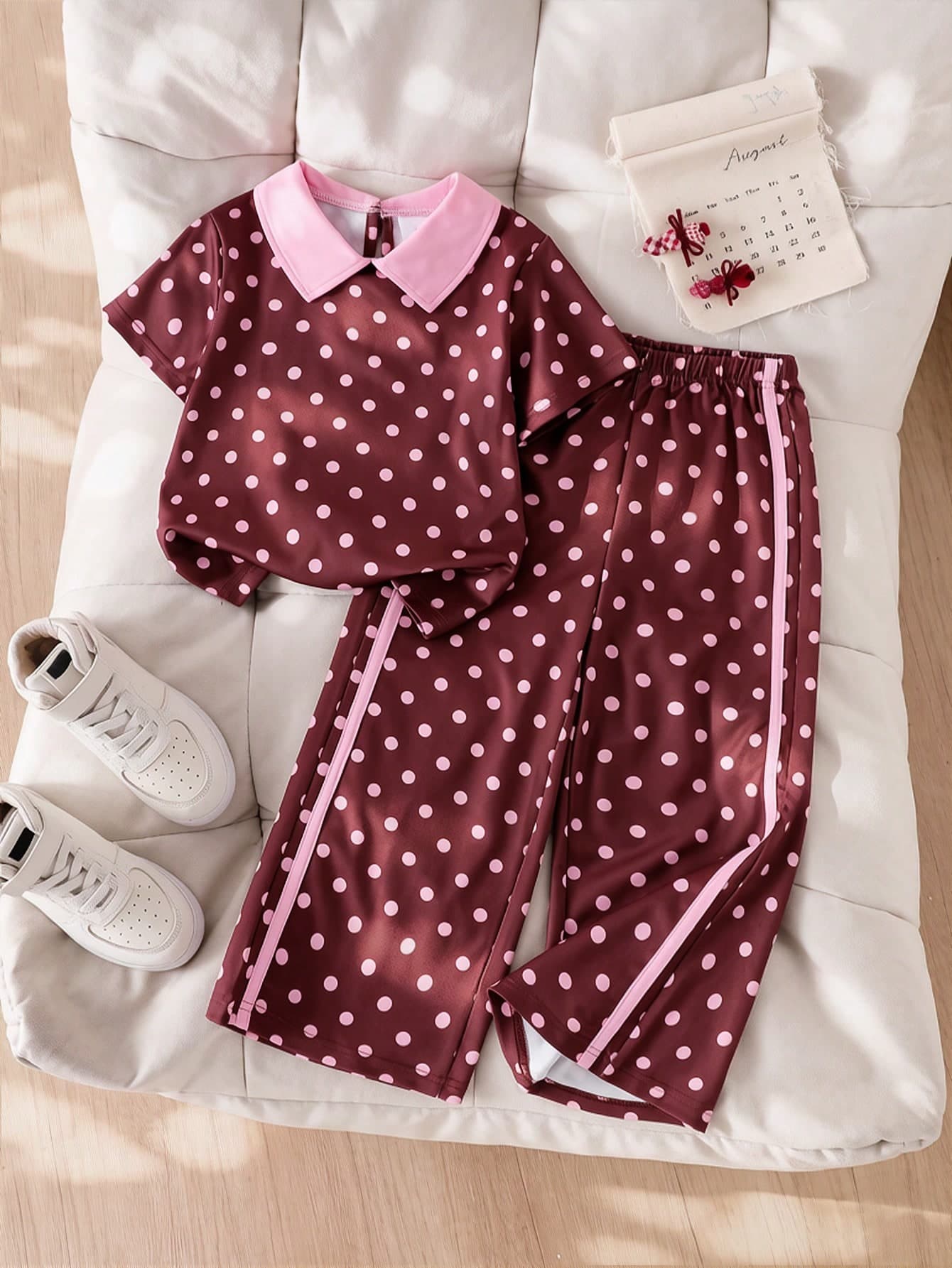 SHEIN Elladie kids Casuvi Kids 2pcs/Set Knit Polka Dot Print Brown Short Sleeve Collar Pullover T-Shirt + Knit Wide Leg Long Pants Set, American Casual Vintage Style, Suitable For Spring/Summer Daily Casual Wear