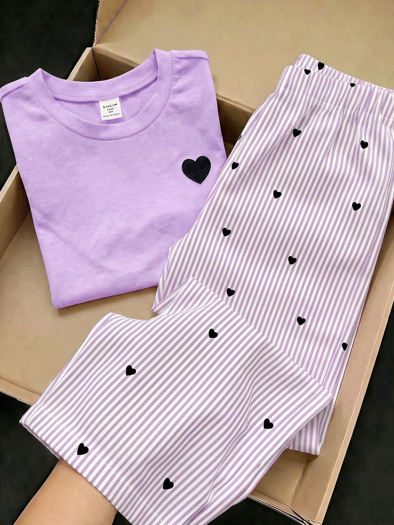 SHEIN Elladie kids Young Girls Spring/Summer Casual Fashion New T-Shirt Set, Front American Retro Number Heat Transfer Print Pattern, Ribbed Crew Neck, Raglan Sleeve T-Shirt Top Paired With Casual Long Pants, 2-Piece Set, Suitable For Girls American Retro Premium Minimalist Casual Comfortable Sweet Cool Outfit, Suitable For Daily Wear, School, Outings, Vacation, Daily Sports, Attending Parties, Holidays, Spring/Summer Outfit