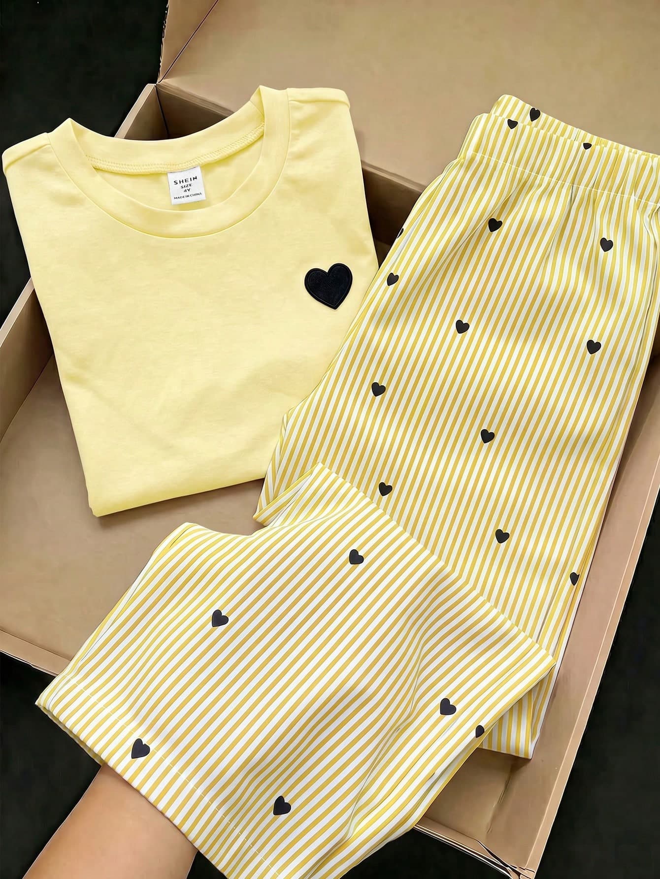 SHEIN Elladie kids 2pcs/Sets Basic Casual Lazy Solid Color Set Round Neck Short Sleeve T-Shirt With Striped Fabric Straight Leg Pants Set, Suitable For Daily Outings And Various Occasions Spring Summer All Seasons Children Daily Comfortable Summer Outfit