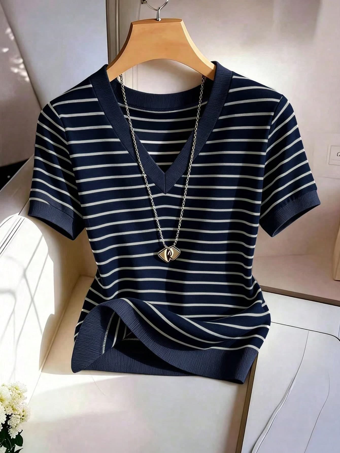 GlowEve CURVE Women's Summer T-Shirt, Women's Beach Outfit, Striped V-Neck Top, Casual Short Sleeve, Women's Spring Outfit, Plus Size T-Shirt