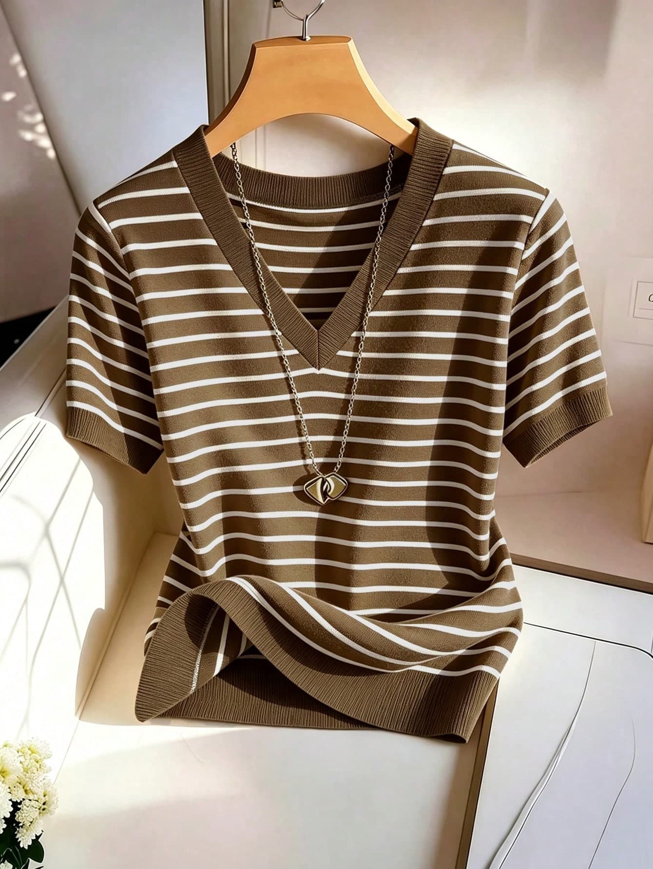 GlowEve CURVE Women's Summer T-Shirt, Women's Beach Outfit, Striped V-Neck Top, Casual Short Sleeve, Women's Spring Outfit, Plus Size T-Shirt