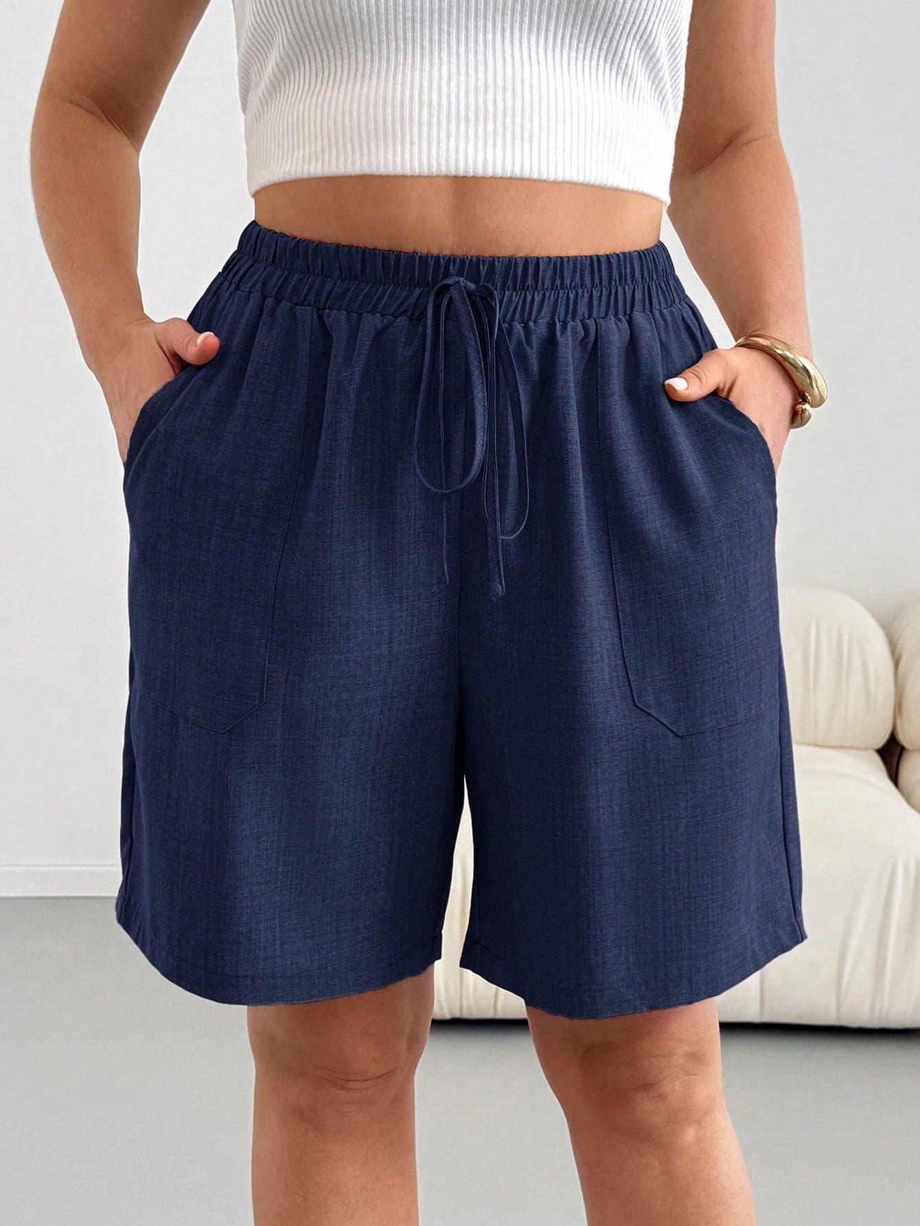 SHEIN Essnce Plus Size Women's Solid Color Drawstring Waist Pocket Casual Daily Shorts Vacation Navy Blue Summer