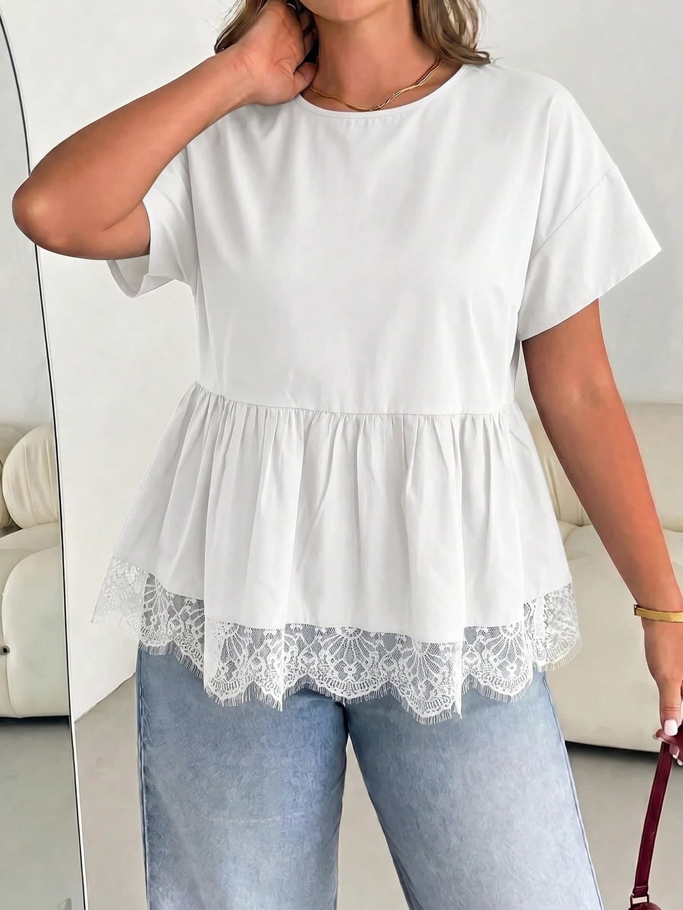 SHEIN Essnce Plus Size Women's Spring/Summer Fashion Casual Loose Cool Comfortable Daily Basic Versatile Slimming Black Lace Trim Hem Short Sleeve Babydoll Top, Outing Top, Minimalist Style, Lace Trim Black Top, Summer Blouse