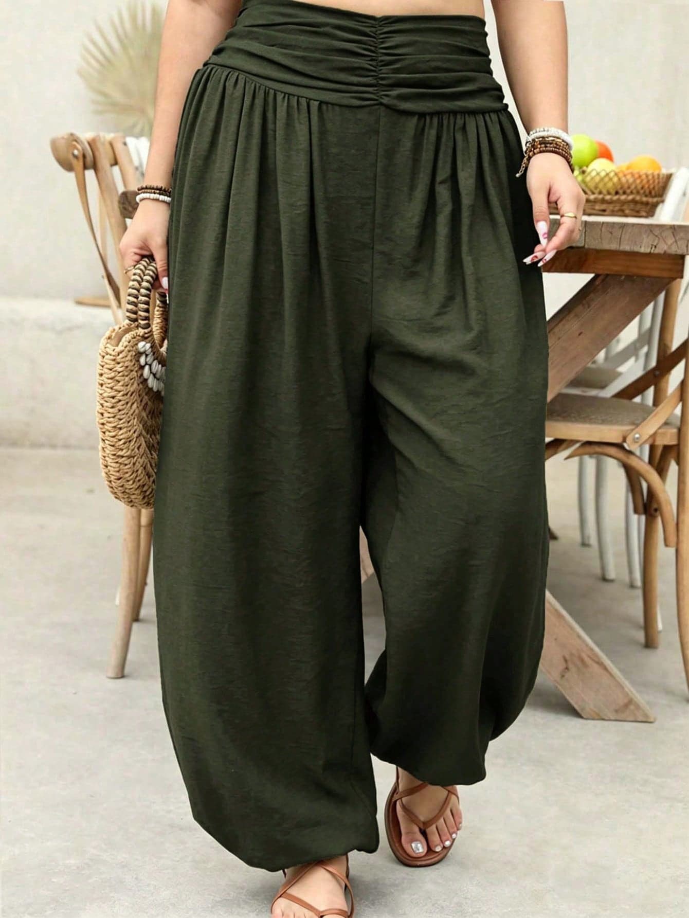 SHEIN LUNE Plus Size Women's Solid Color Ruched Waist Casual Lantern Pants