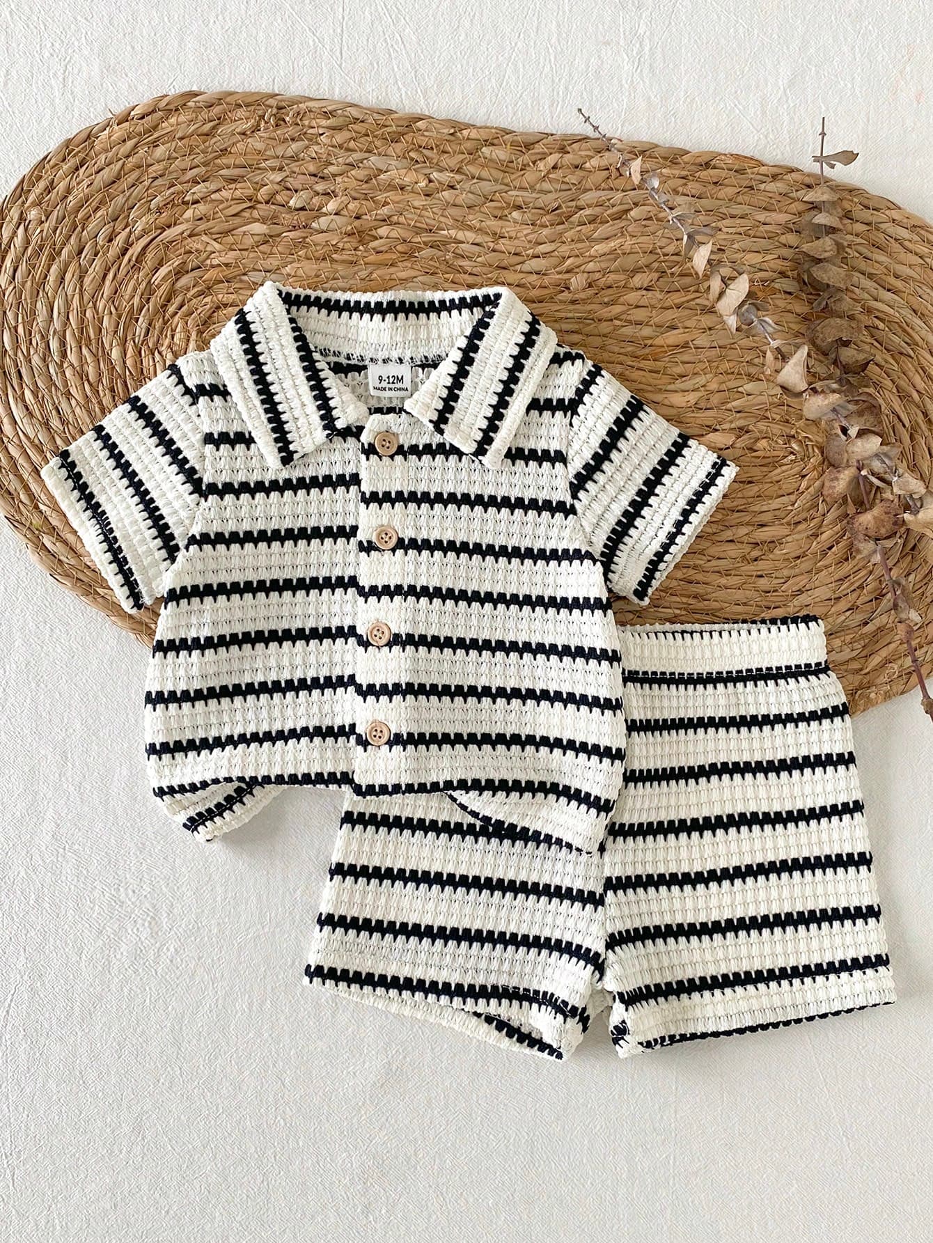 SHEIN Vintaside Kids 2pcs Newborn Casual Daily Knitted Jacquard Shirt, Collar Short Sleeved Top And Elastic Waistband Shorts, Suitable For Outdoor Or Comfortable, Summer Versatile Set