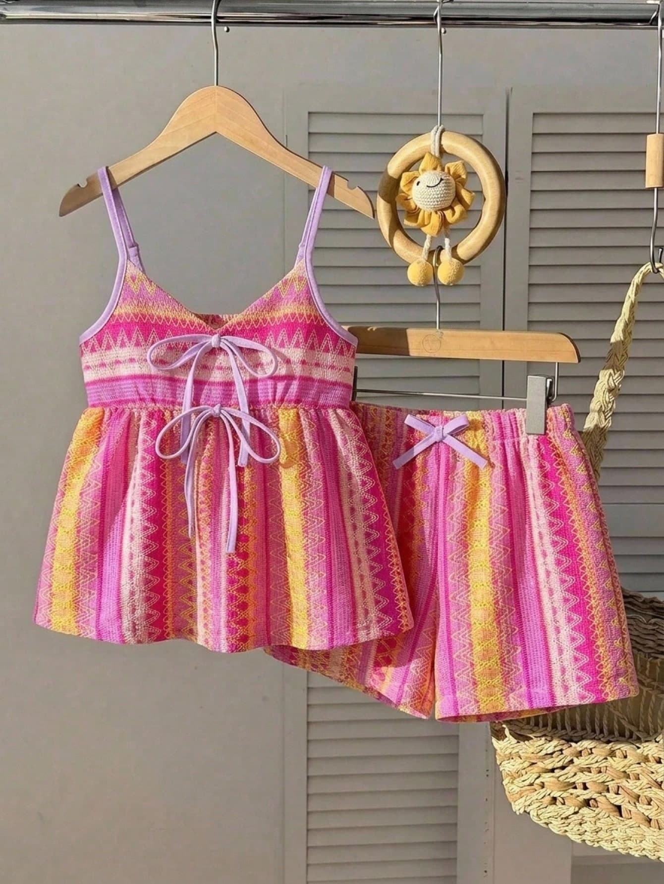 SHEIN Tween Girl Kids 2pcs Set Sleeveless Camisole Top With Print And Bow Decor, Elastic Waist Loose Casual Shorts, Summer Vacation Outfit