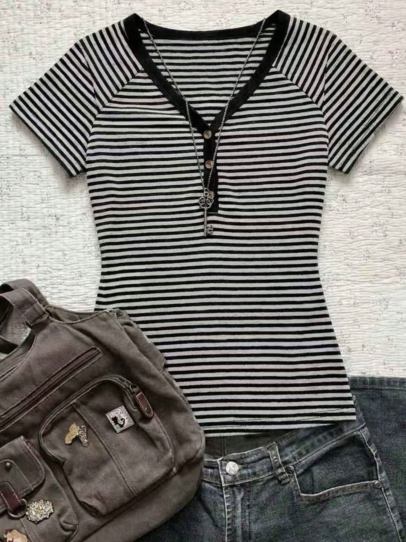 SHEIN Teen Girls Retro Y2K Style Striped Short-Sleeved T-Shirt,Slim Fit V-Neck Button-Down Raglan Sleeves,Black,Summer,Casual,Graduation,Back-To-School