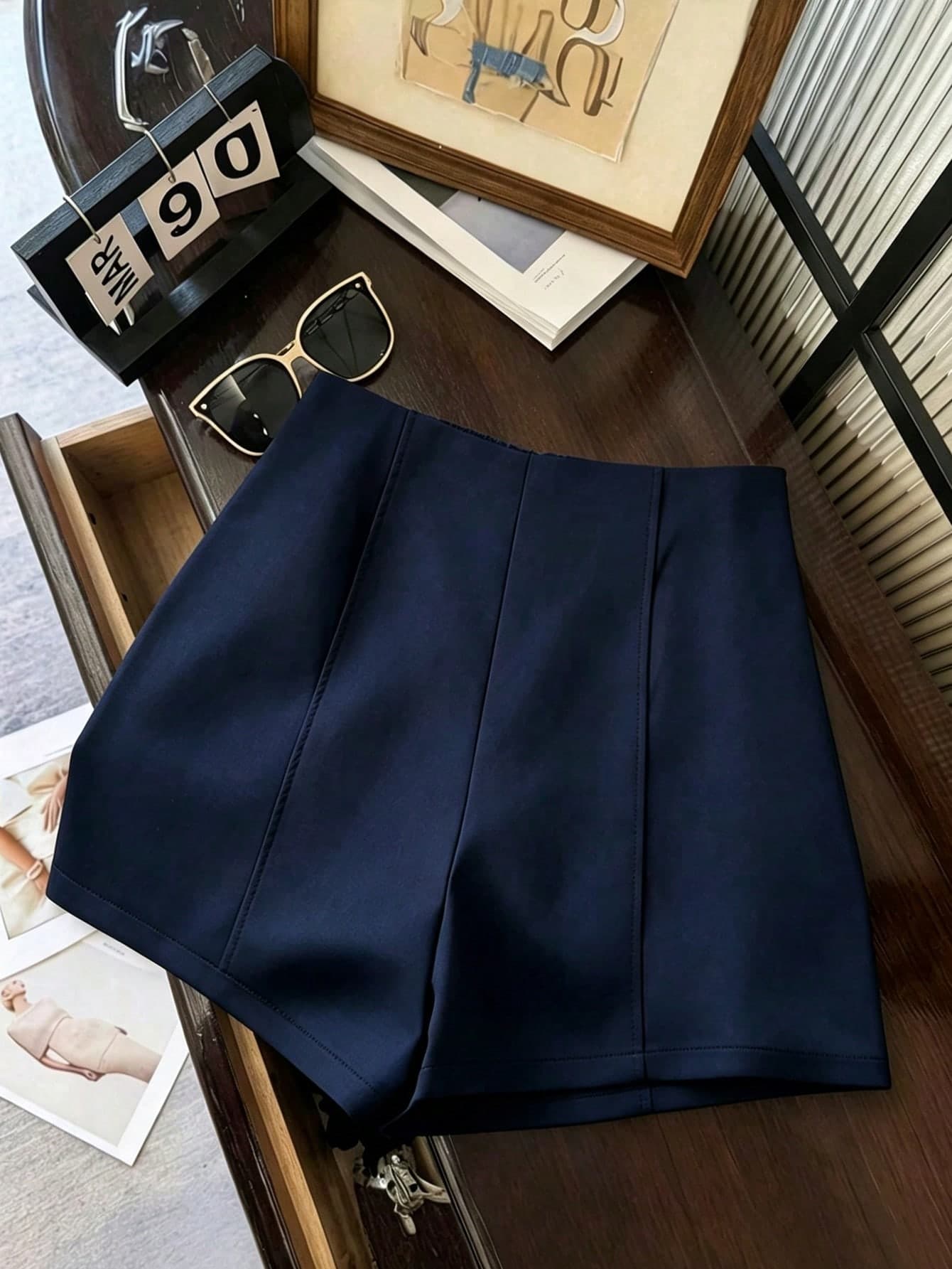 GlowEve CURVE Women's Plus Size Side Zipper Short Suit Fabric Casual Vacation Shorts