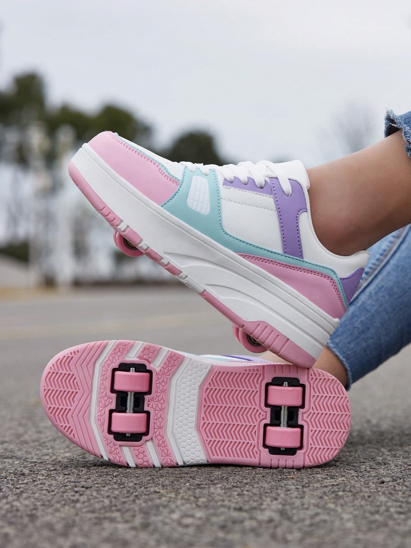 Detachable Wheeled Sneakers Suitable For Boys & Girls, Fashion Low-Top Lace-Up Roller Shoes, Lightweight, Anti-Slip, Suitable For Outdoor Activities