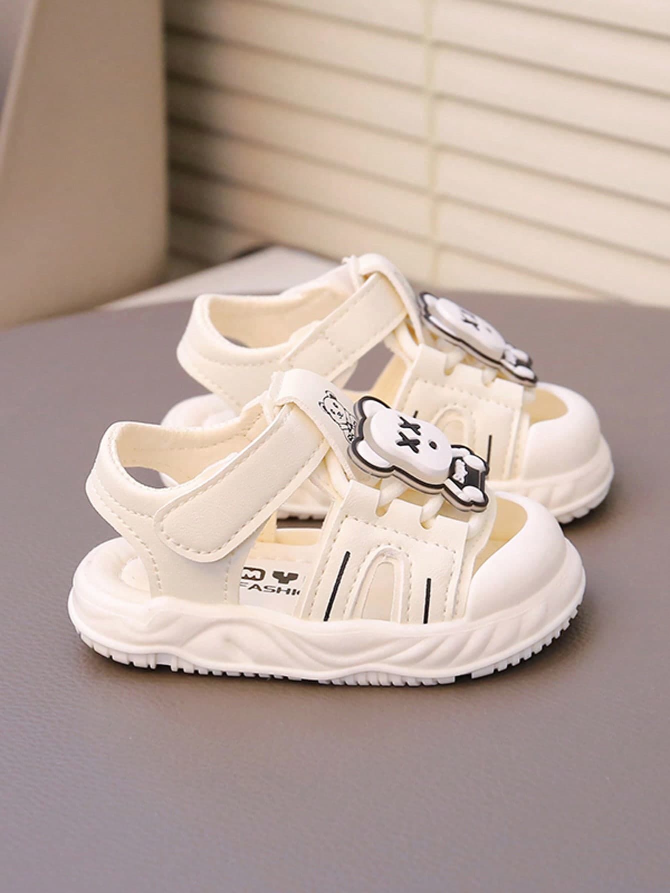 1 Pair White Kids' Sports Sandals, Soft Non-Slip Sole, Fashionable , Versatile For Summer Outdoor Wear