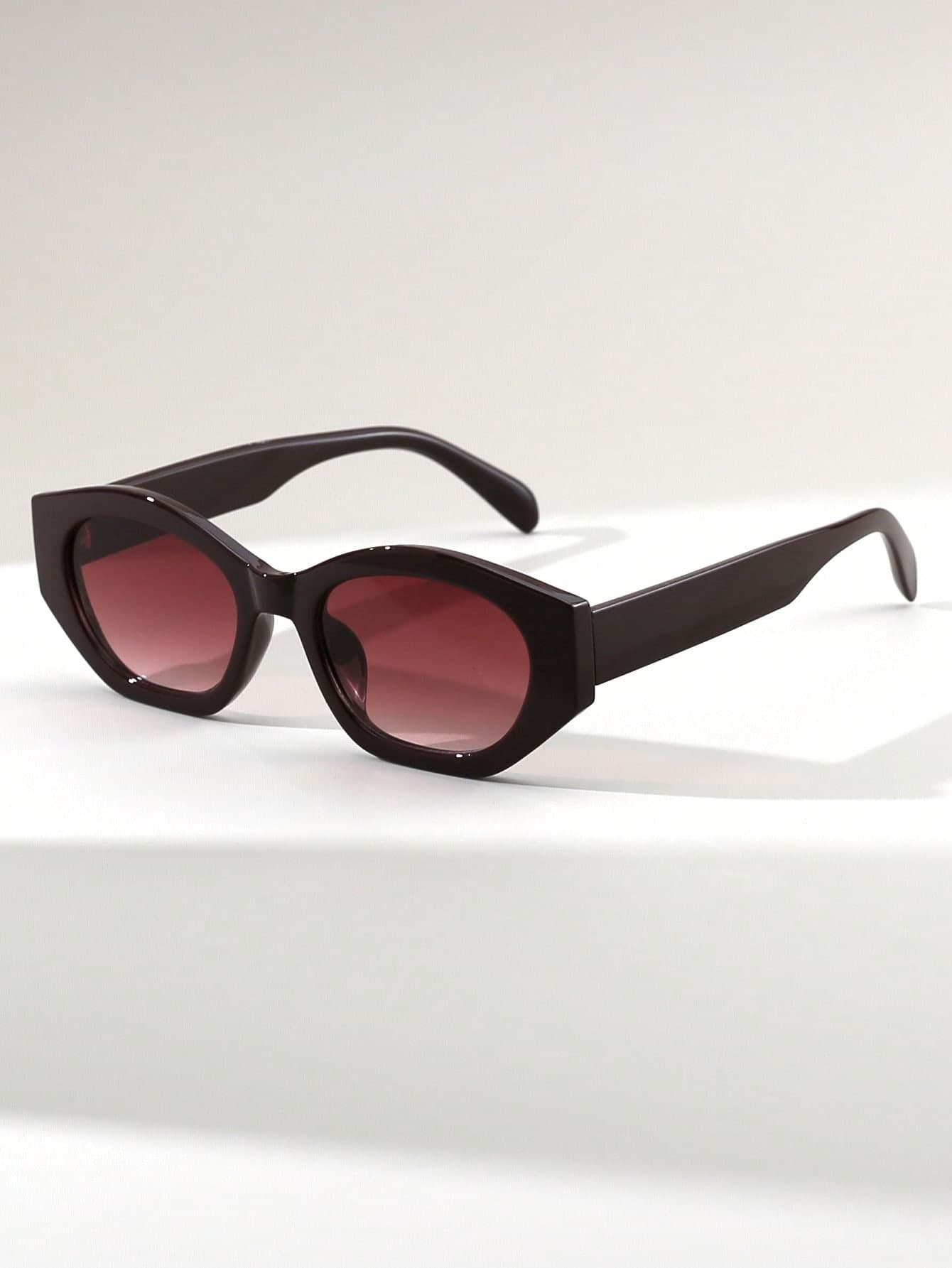 1 Pair Women's Cat Eye Retro Street Style Dark Brown Fashion Glasses Suitable For Beach, Party, Runway, Cycling