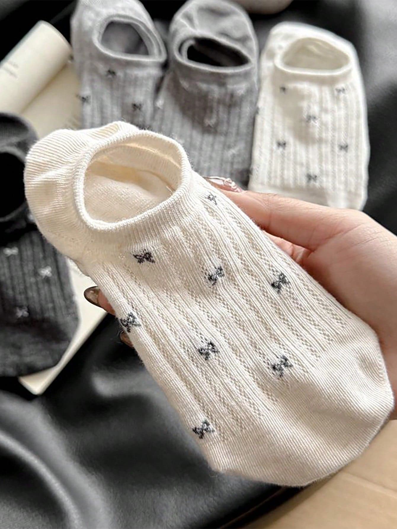 4 Pairs Women's Thin Bow Boat Socks, Comfortable Breathable Non-Slip, White And Gray Alternating, Suitable For Spring And Summer Wear