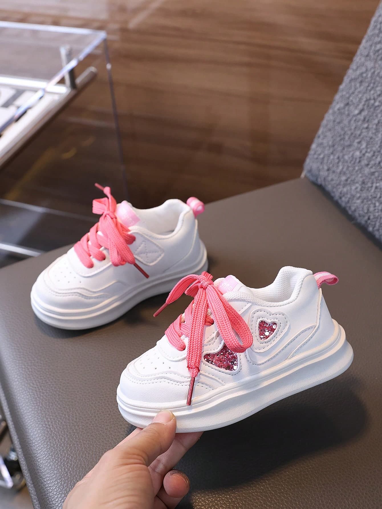 Lightweight Fashionable Versatile Practical Kids' Sports Casual Shoes With Shiny Heart Decoration, Lace-Up And Hook-And-Loop Closure, Soft Comfortable Insole, Unisex, Suitable For Indoor/Outdoor Activities, Holiday Outings, Vacations, Weddings, All Seasons