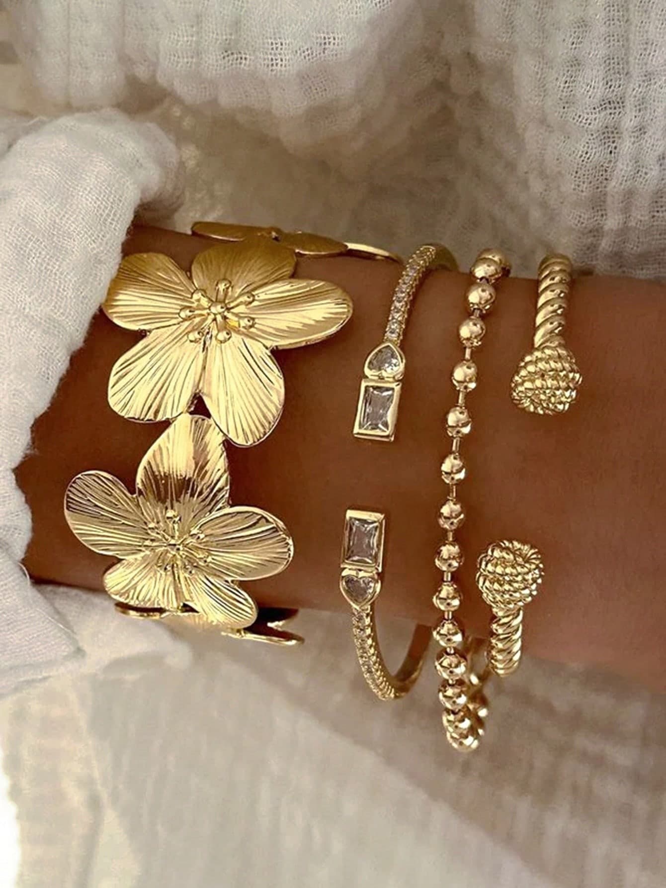 1pc Retro Elegant Vintage Floral Design Metal Bangle, Versatile Adjustable Open Cuff Bracelet Suitable For Women To Wear For Beach, Party, Music Festival, Date, Daily Match, Summer
