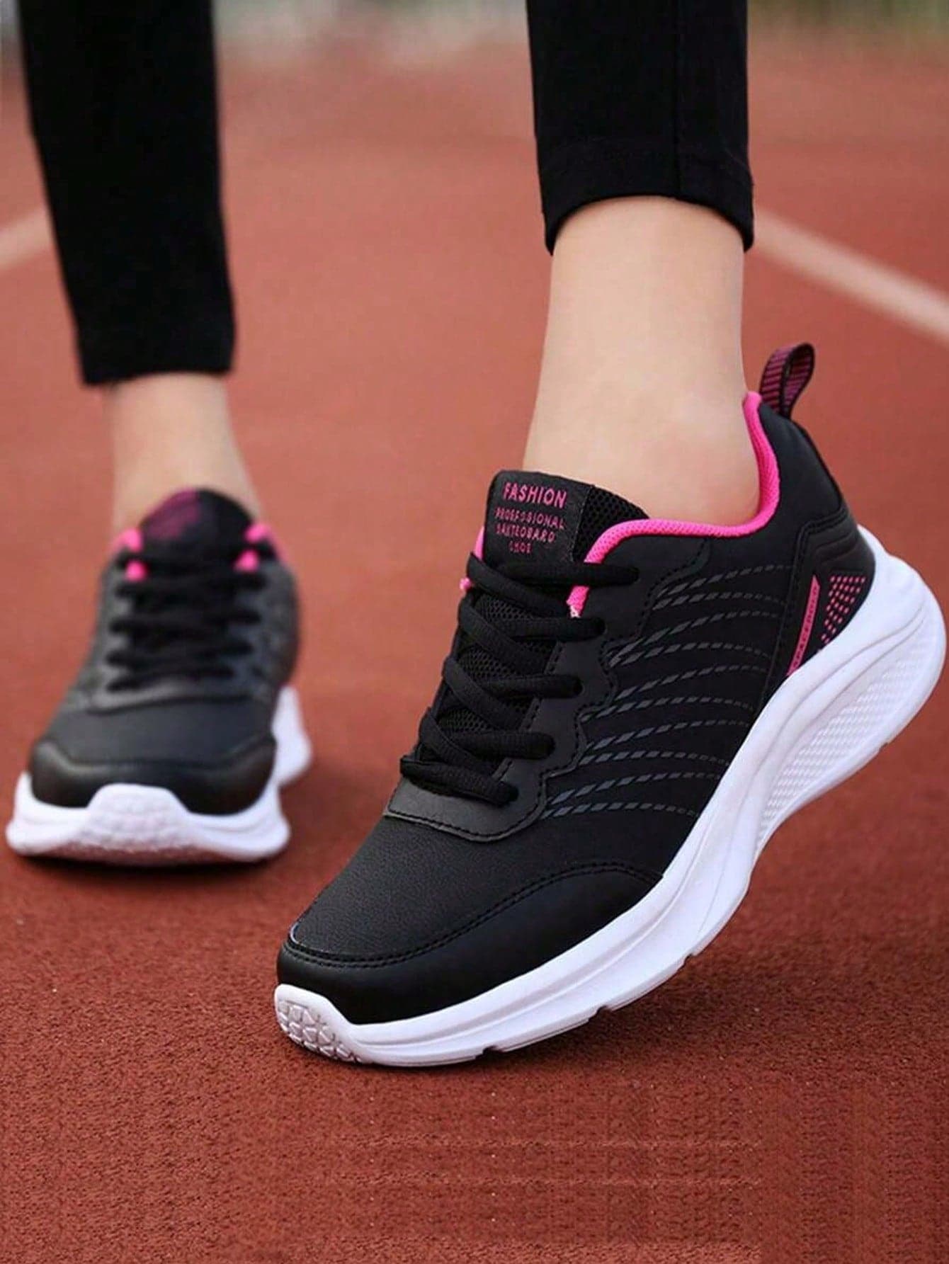1 Pair Women's Sporty Casual Spring/Autumn Fashion Solid Color Lightweight Comfortable Black Running Shoes, Hiking Sneakers, All-Season New Low-Top Lace-Up Outdoor Sports Shoes