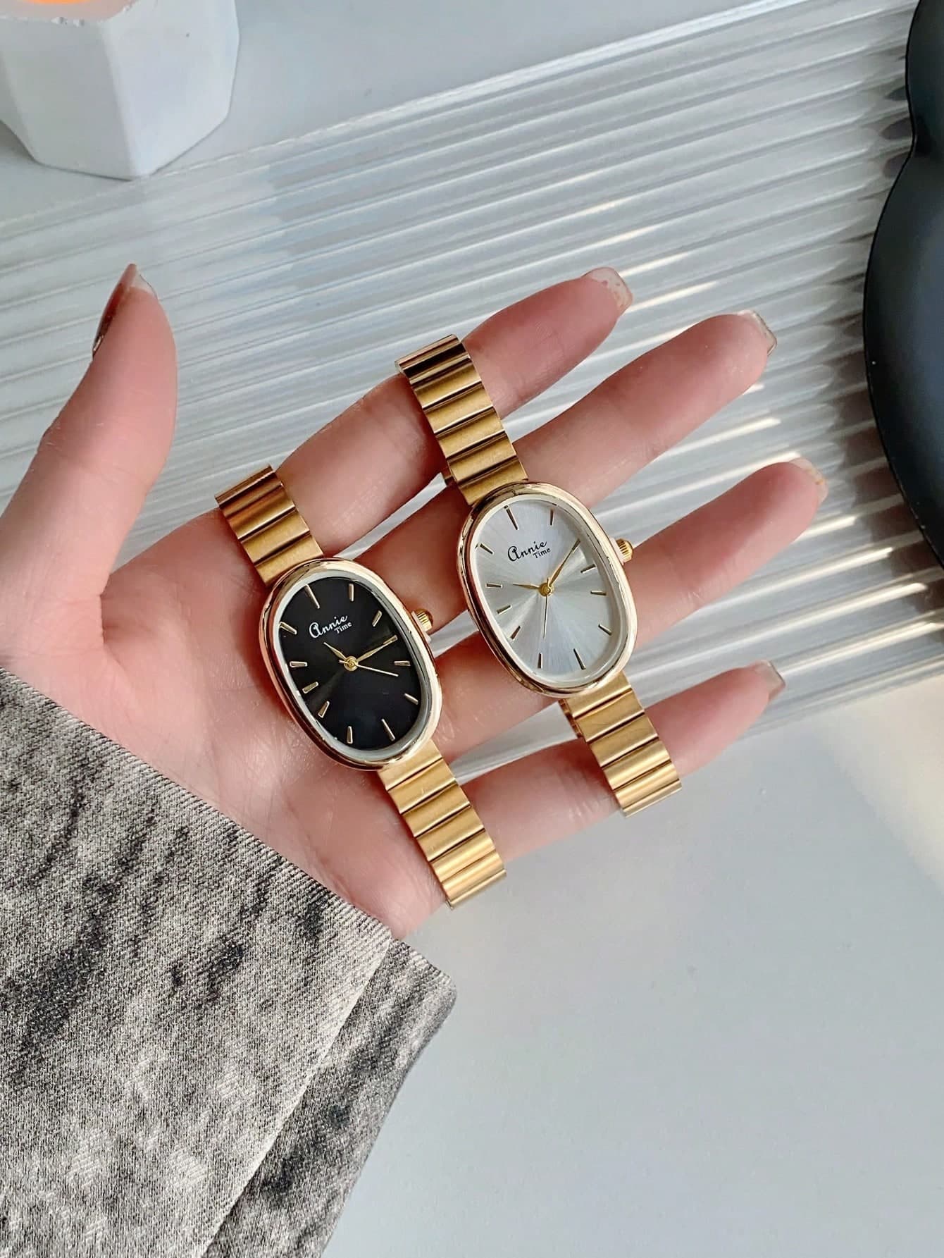 1pc Minimalist Women Gold Oval Fashion Bar Indexes Small Dial Bamboo Strap Quartz Watch, Suitable For Birthday, Back To School Season