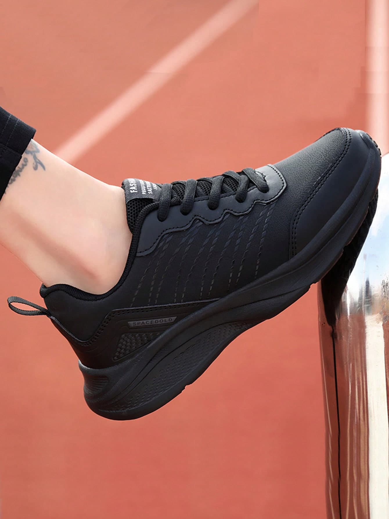 STARNOVO [Runs Small Half Size] Double Star Sporty Casual Women's Soft Sole Running Shoes 2026 Spring/Autumn New Style Front Lace-Up All Black Low-Top Outdoor Shock-Absorbing Athletic Shoes