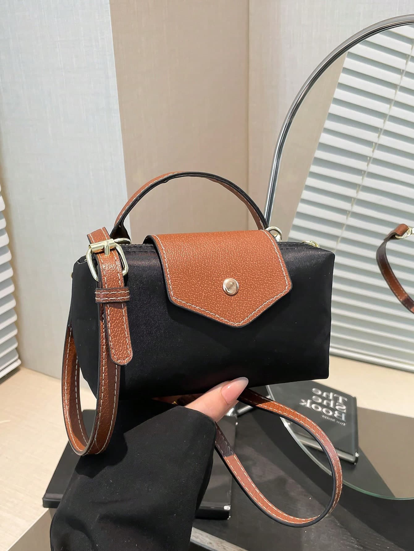 Elegant Solid Color Mini Handbag With Adjustable Shoulder Strap, Perfect Gift Bag For Parties, Galas, Formal Events, Suitable For Dresses, Classrooms, Holidays, Outdoor Activities, Travel, Sports Venues, Especially For Women, Girls, College Students, Ladies, And New Year Celebrations