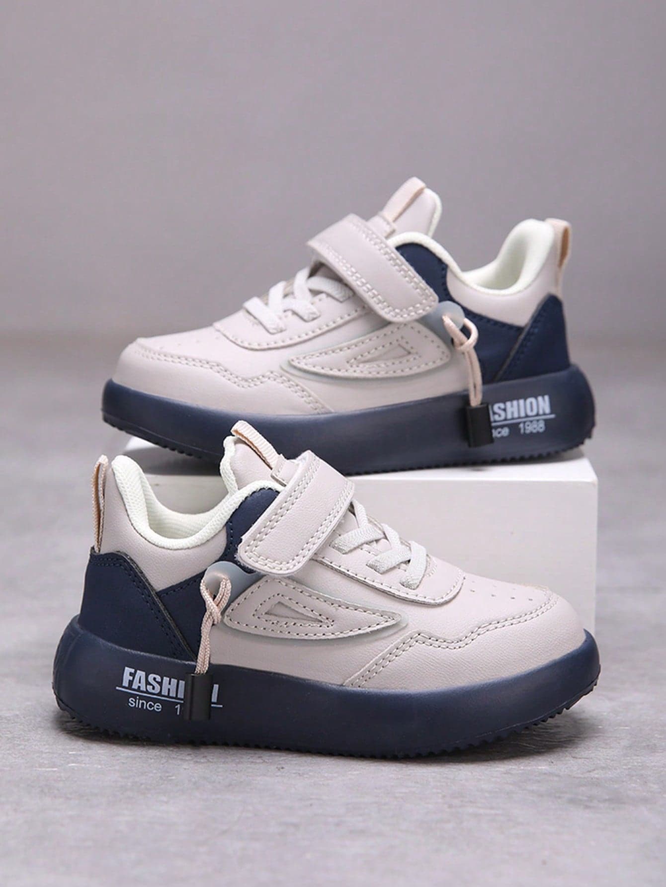 1 Pair Kids Flat-Soled Sneakers, All Season, Suitable For Running, Outdoor Sports And Casual Daily Wear