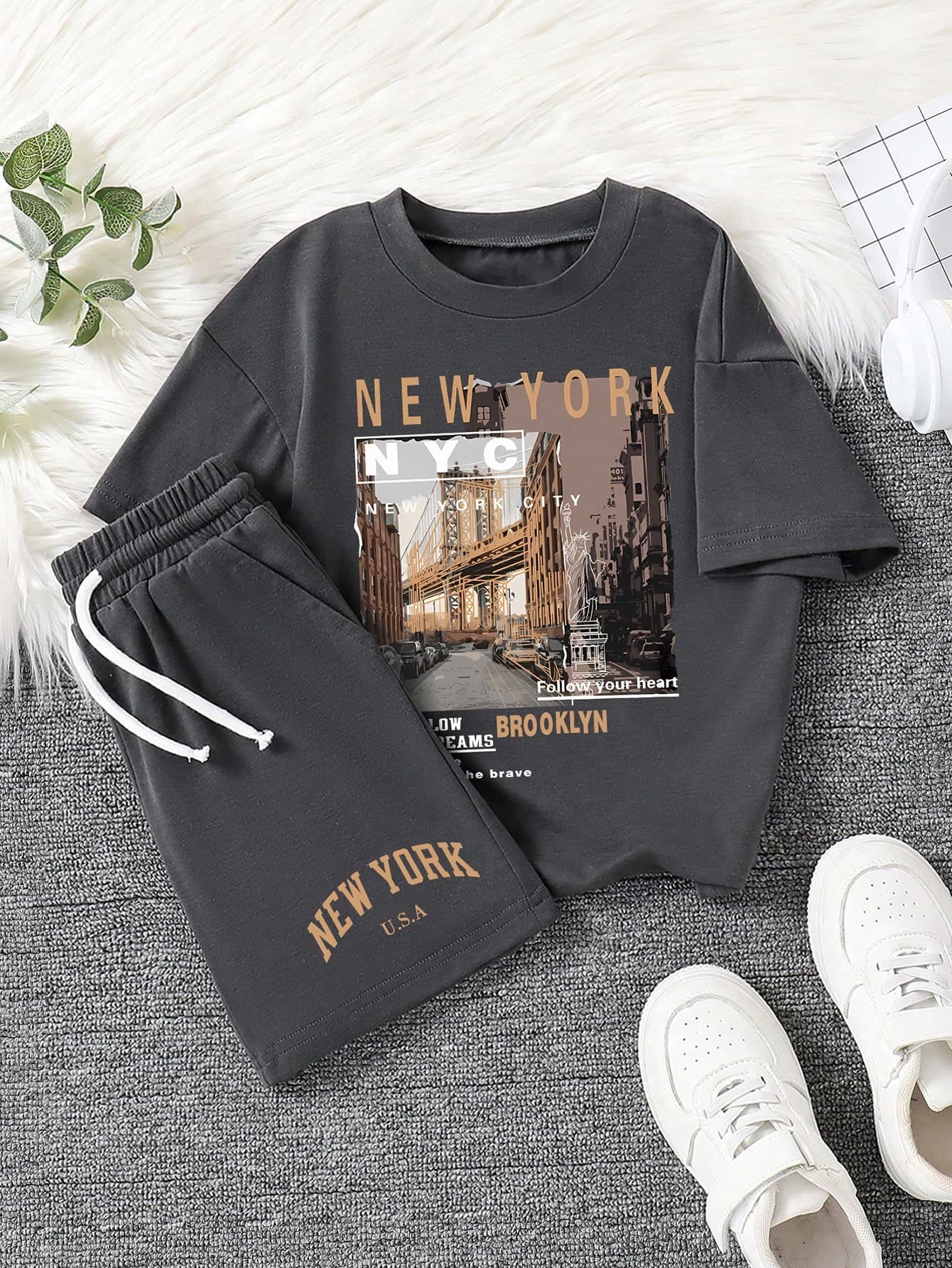 Landscape Print Short Sleeve T-Shirt And Shorts Casual Outfit For Young Boys