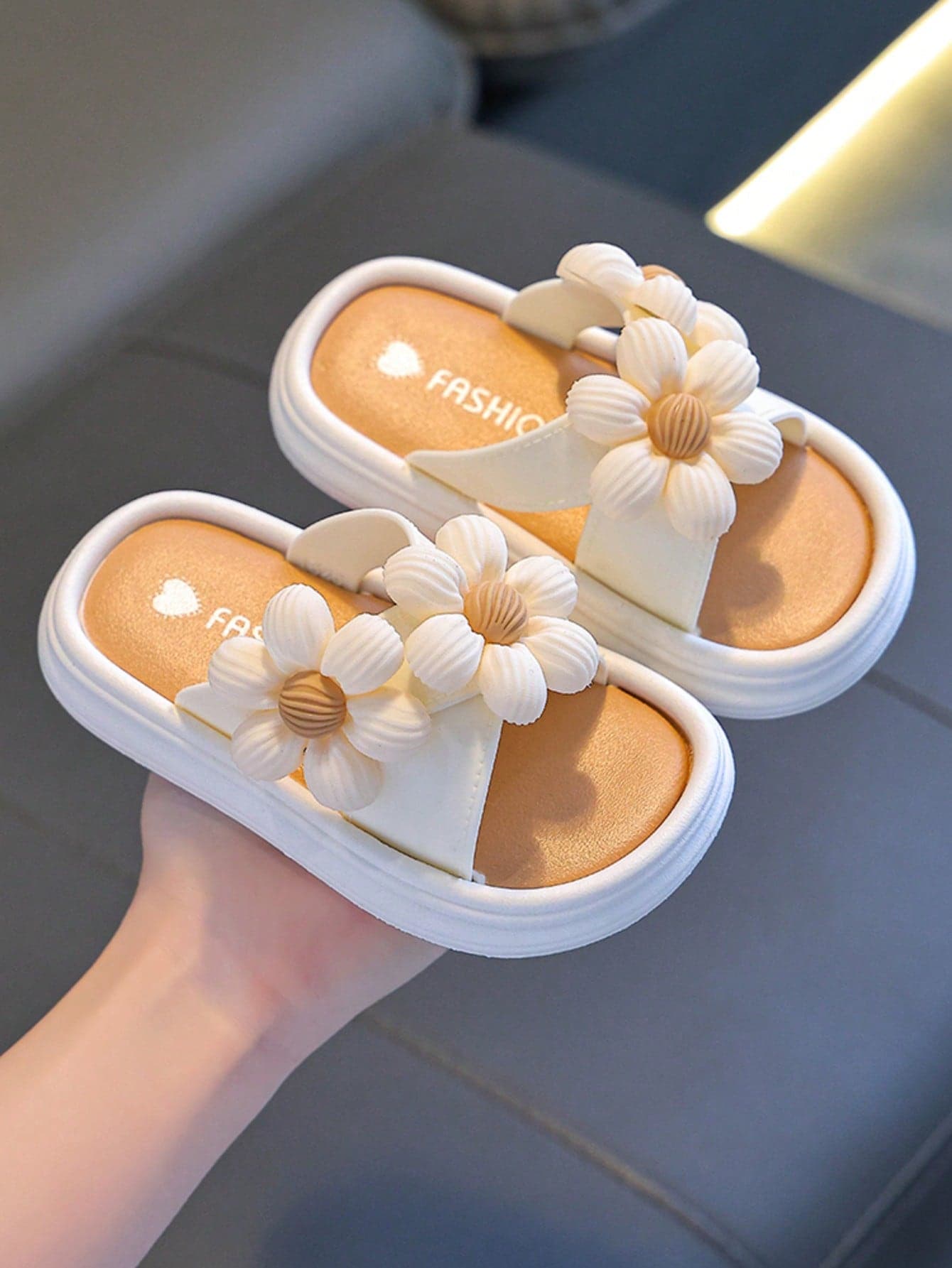 1 Pair Kid Girl Flower Design Anti-Slip Beach Sandals, Cute & Fashionable Soft Foam Slippers