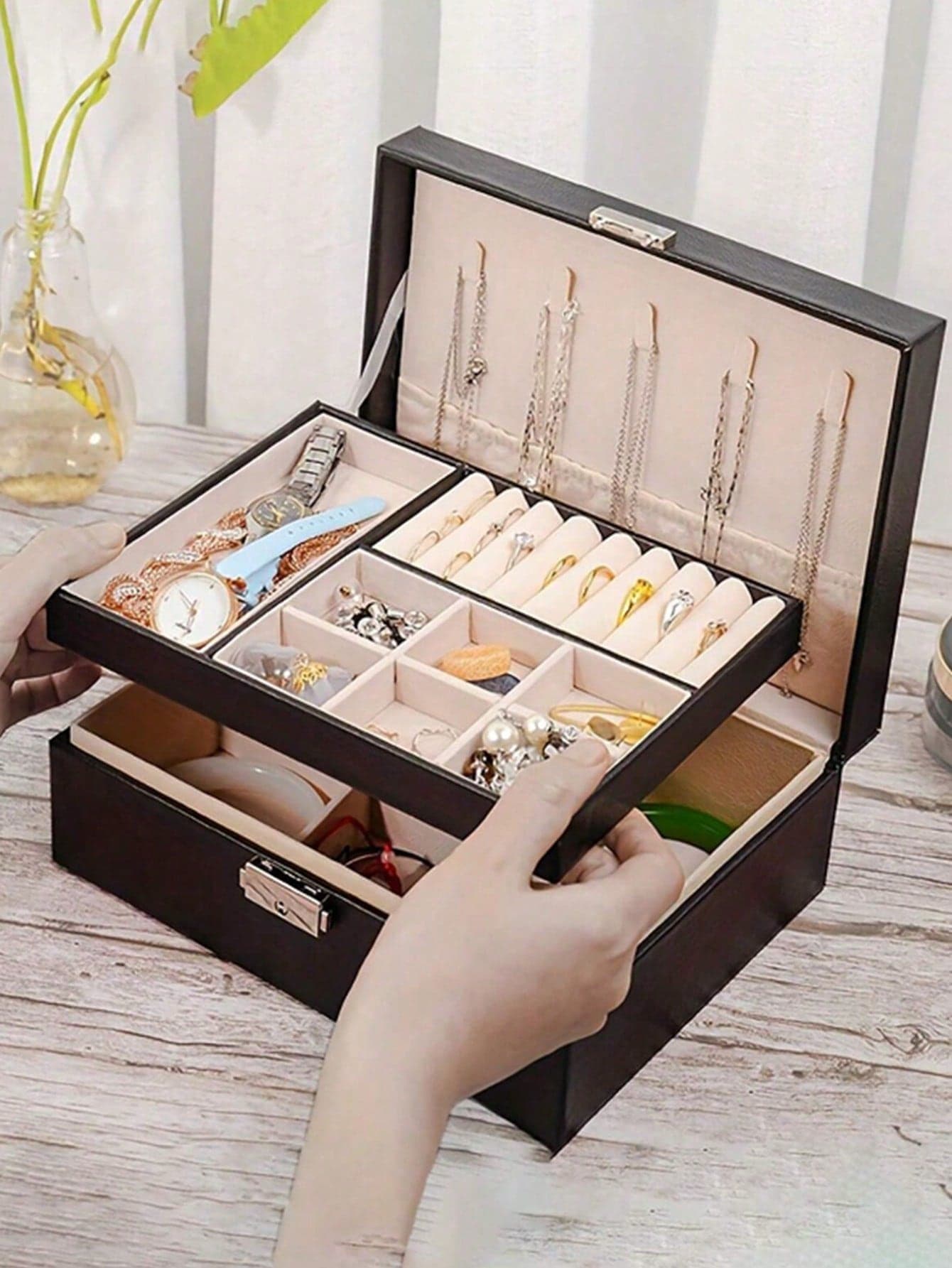 1PC Luxury Jewelry Storage Box - Lockable Two-Layer PU Leather Case With Soft Lining, Spacious Capacity, And Stylish Design - Perfect Gift For Ladies And Girls High-End Jewelry Box Jewelry Delicate Storage Box Necklace Bracelet Earrings Jewelry Storage Box Small And Convenient Travel Easy To Carry