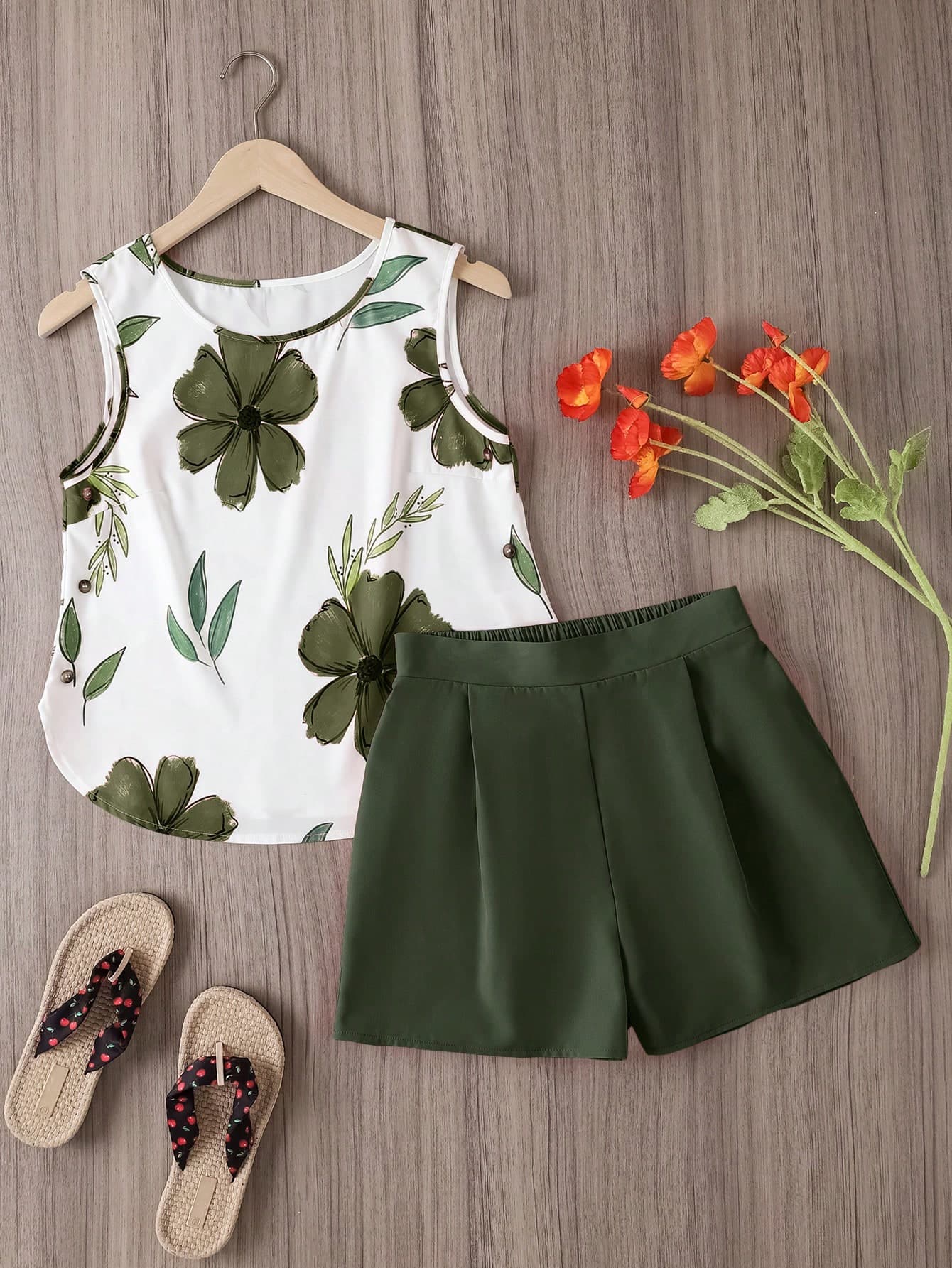 Spring/Summer White Base Green Floral Print Tank Top & Shorts 2 Pieces Set, Bohemian Vacation Casual Wear
