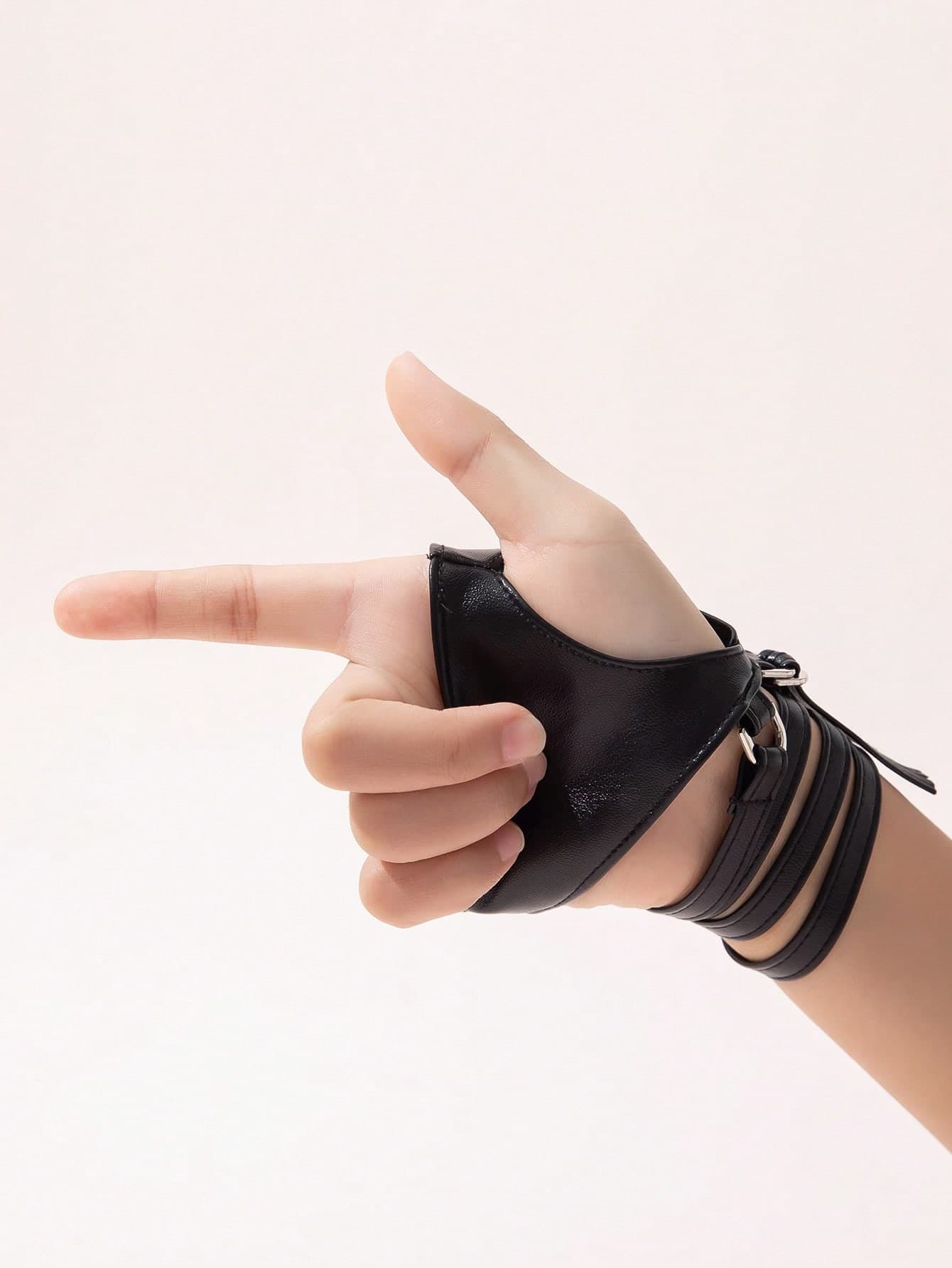 1 Pair Hip Hop Style PU Leather Fingerless Gloves, Suitable For Music Festival Wear Summer