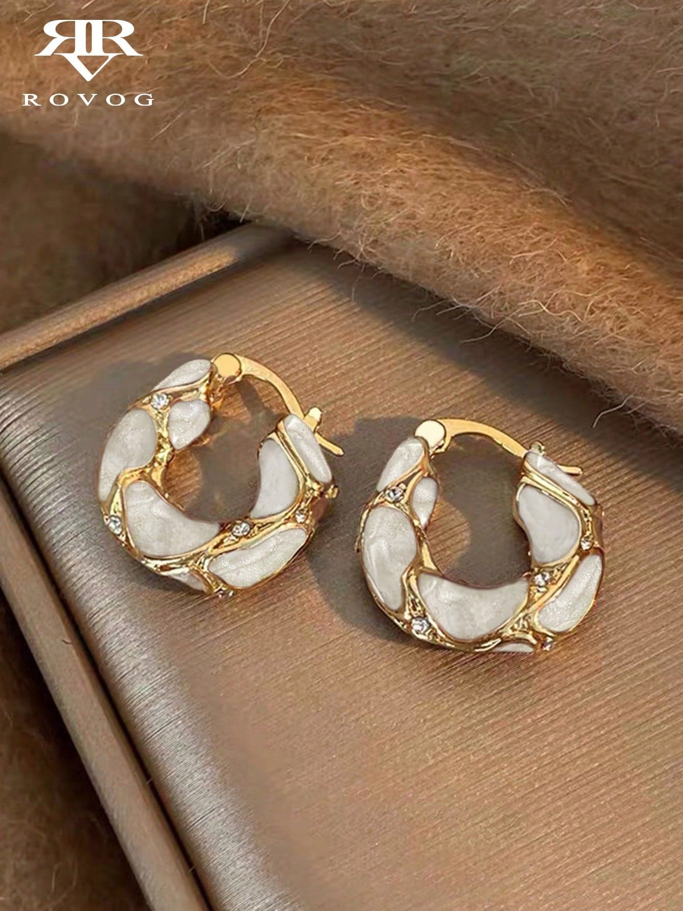 1 Pair Vintage French Style Oil Drop Hoop Earrings, Suitable For Women's Daily And Party Wear In Autumn/Winter