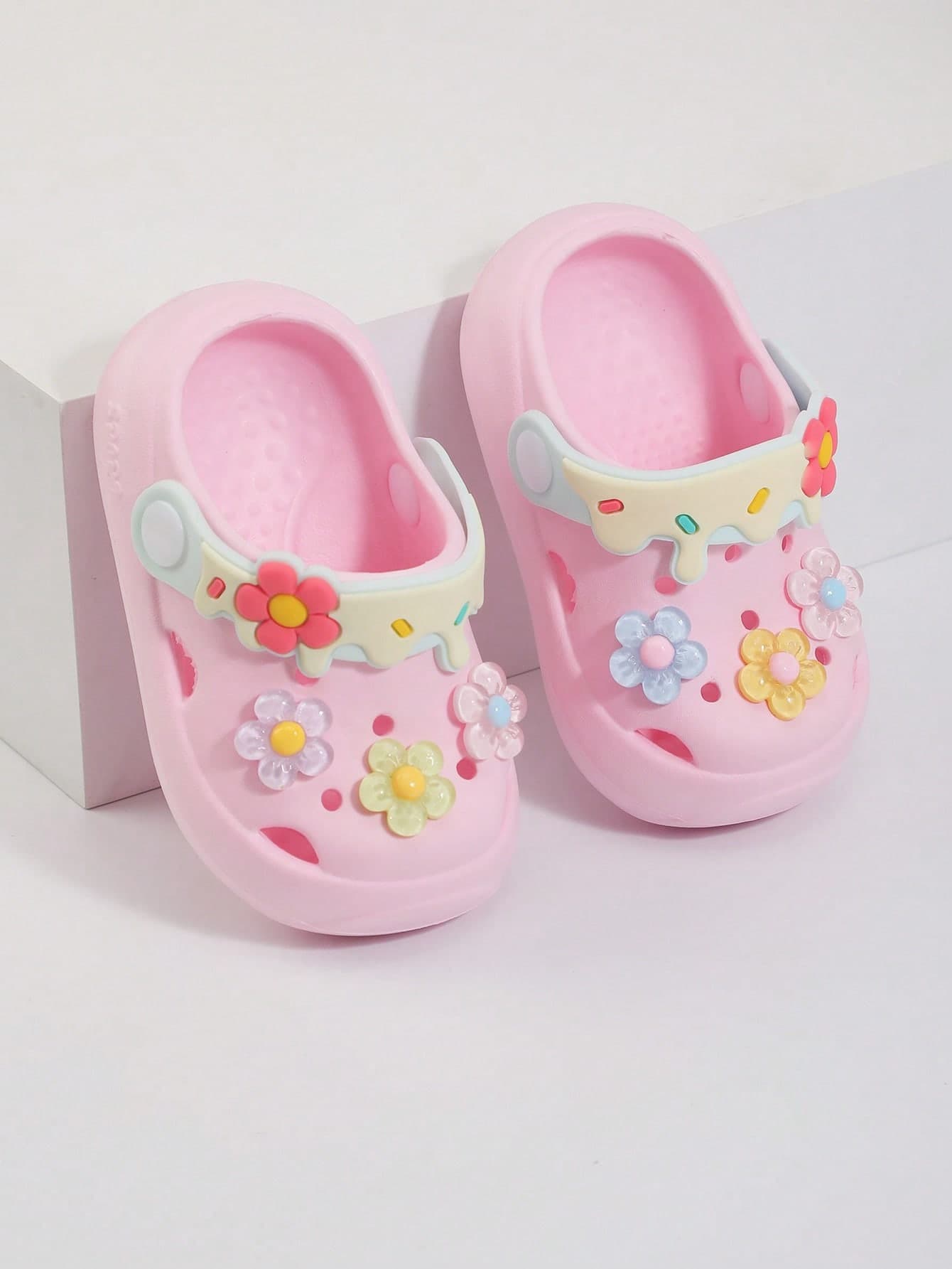 [Summer Must-Have] Children Hollow-Out Shoes, Toddler Boys/Girls Indoor Bathroom Shower Slippers [Soft Sole Anti-Slip] Cartoon Sandals For Little/Big Kids, Outdoor Sports Travel Beach Fashion Breathable Holey Slides [2025 New Arrival]