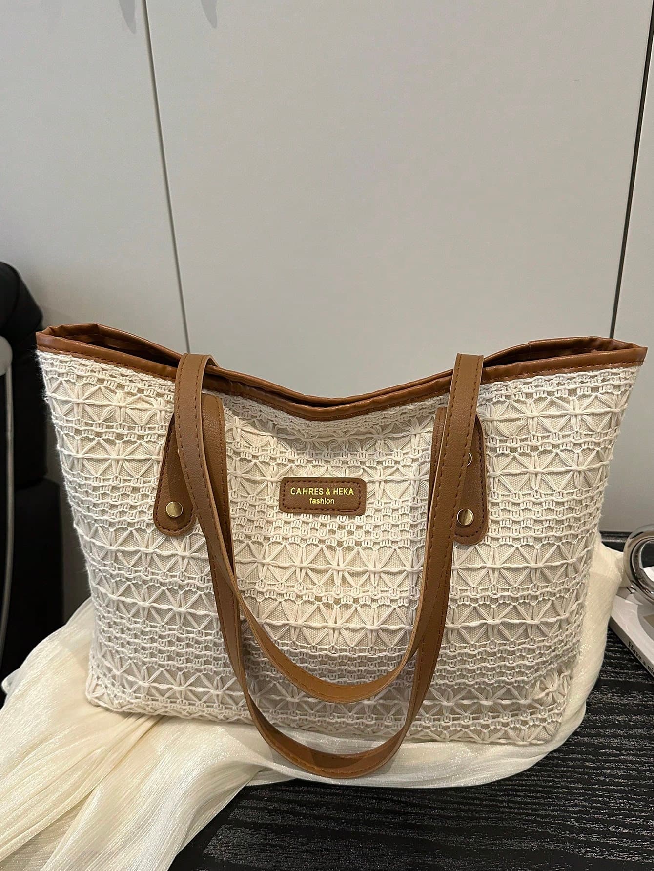 Livesso European American Campus Style Women Large Capacity Commuter Woven Bags Shoulder Bags