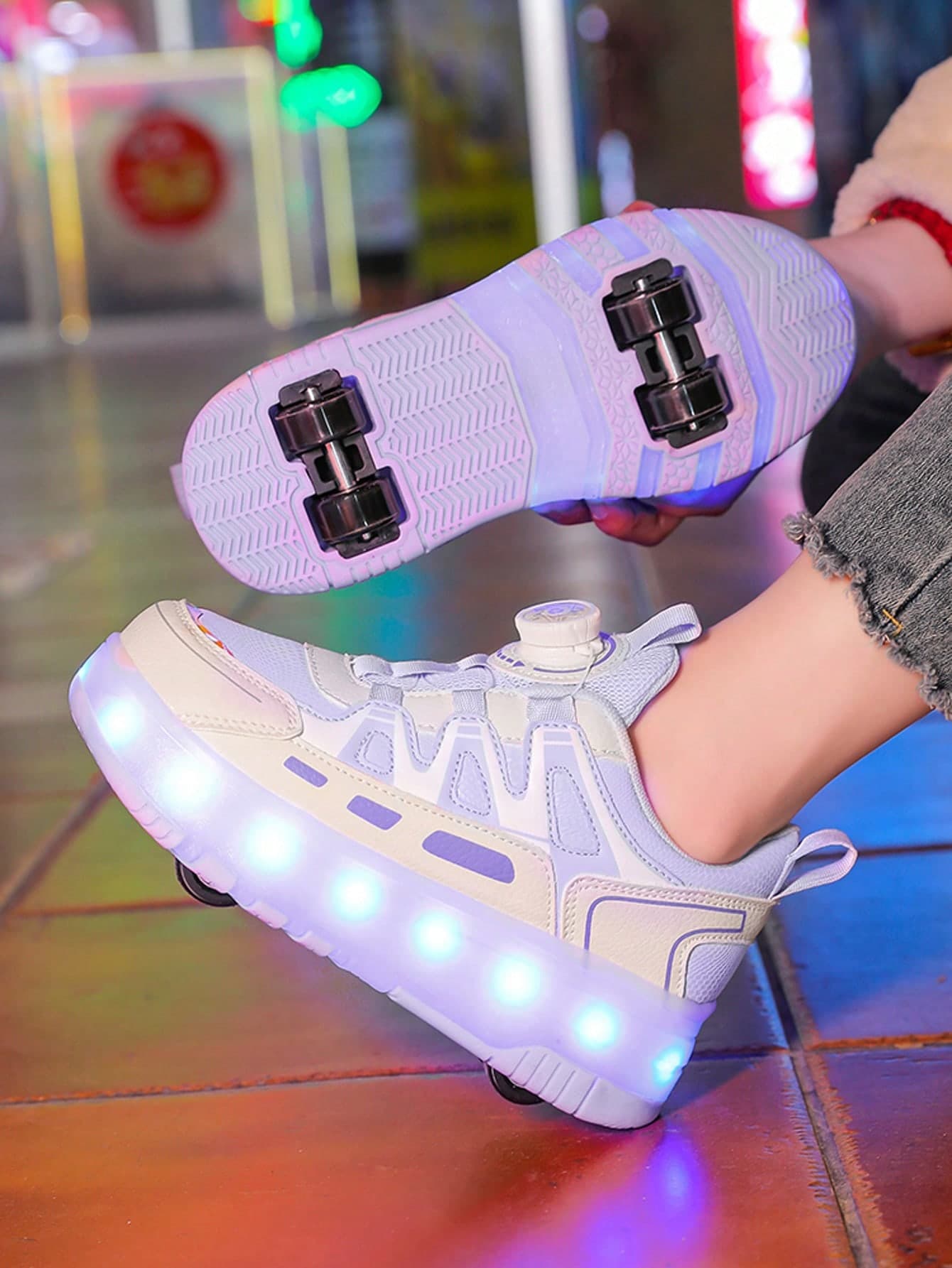 Unisex LED Rechargeable Roller Skate Shoes, Multi-Function Transformable Sneakers, Suitable For Outdoor And Sports Skating All Year Round, With Removable Wheels