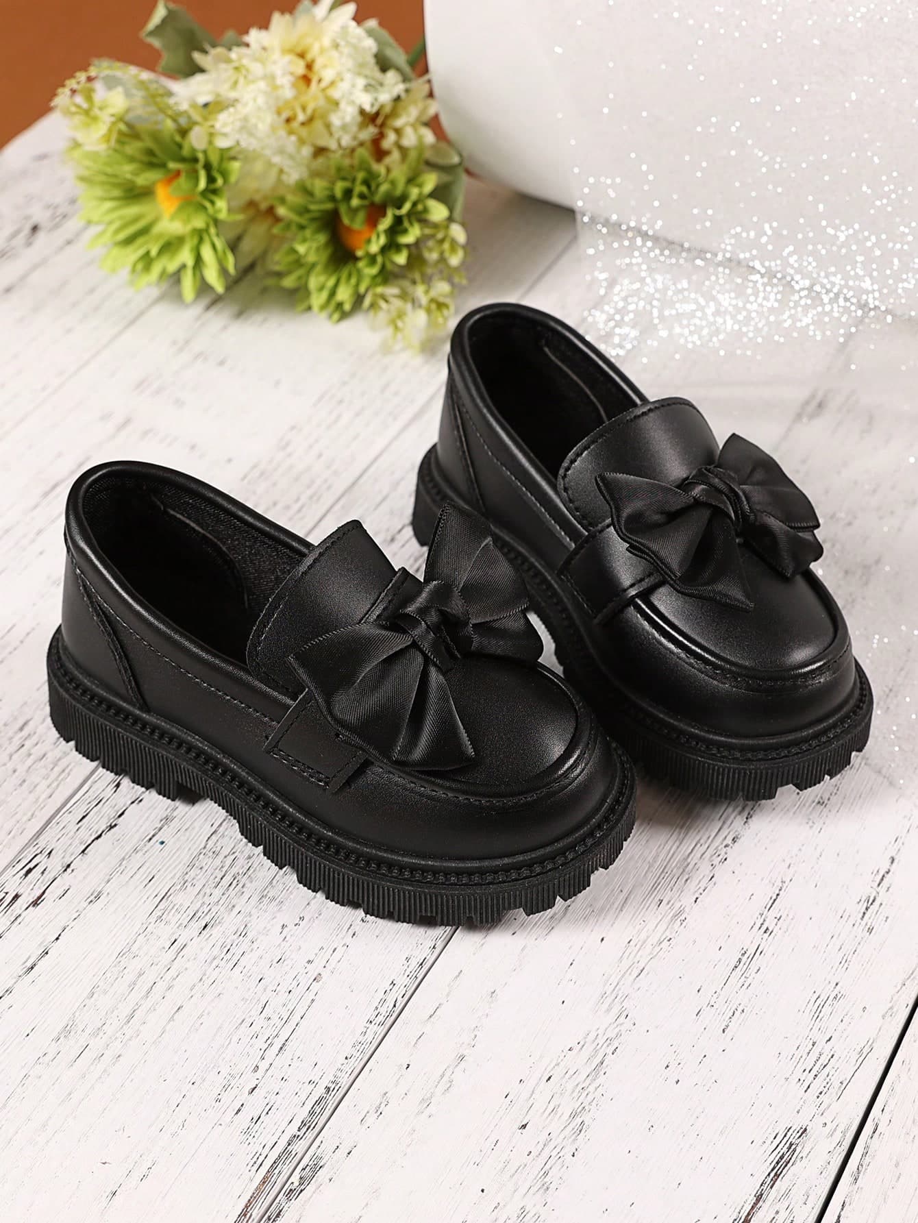 1 Pair Kids' Shoes Exquisite Fashionable Black Loafers, Decorated With Large Cute Satin Bow, Thick Sole Design Brings Ultimate Comfort, Suitable For Outings, Daily, School, Parties And Other Occasions, Spring Summer Autumn Winter
