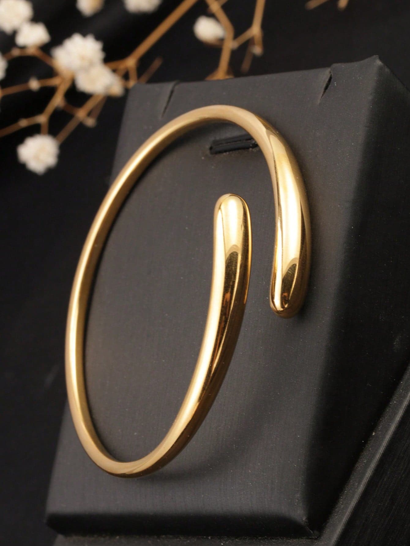 1pc Stainless Steel 18K Gold Plated Exaggerated Plain Water Drop Streamlined Polished Open Bangle, Suitable For Daily Wear