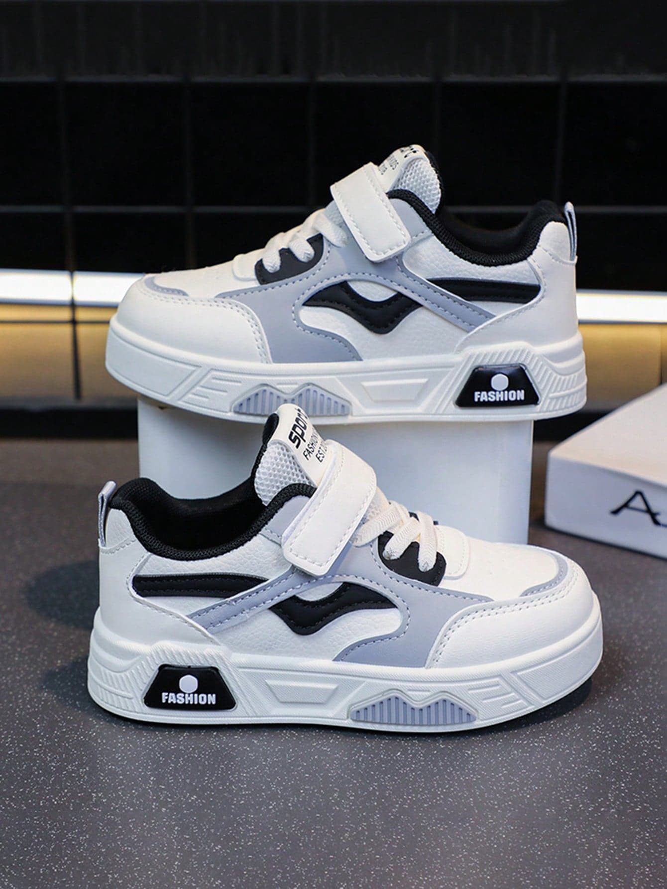 1 Pair Kids' Sports Shoes 2025 All-Season New Casual Low-Top Sneakers For Boys And Girls, Soft Sole Fashion Skateboard Shoes For Back To School
