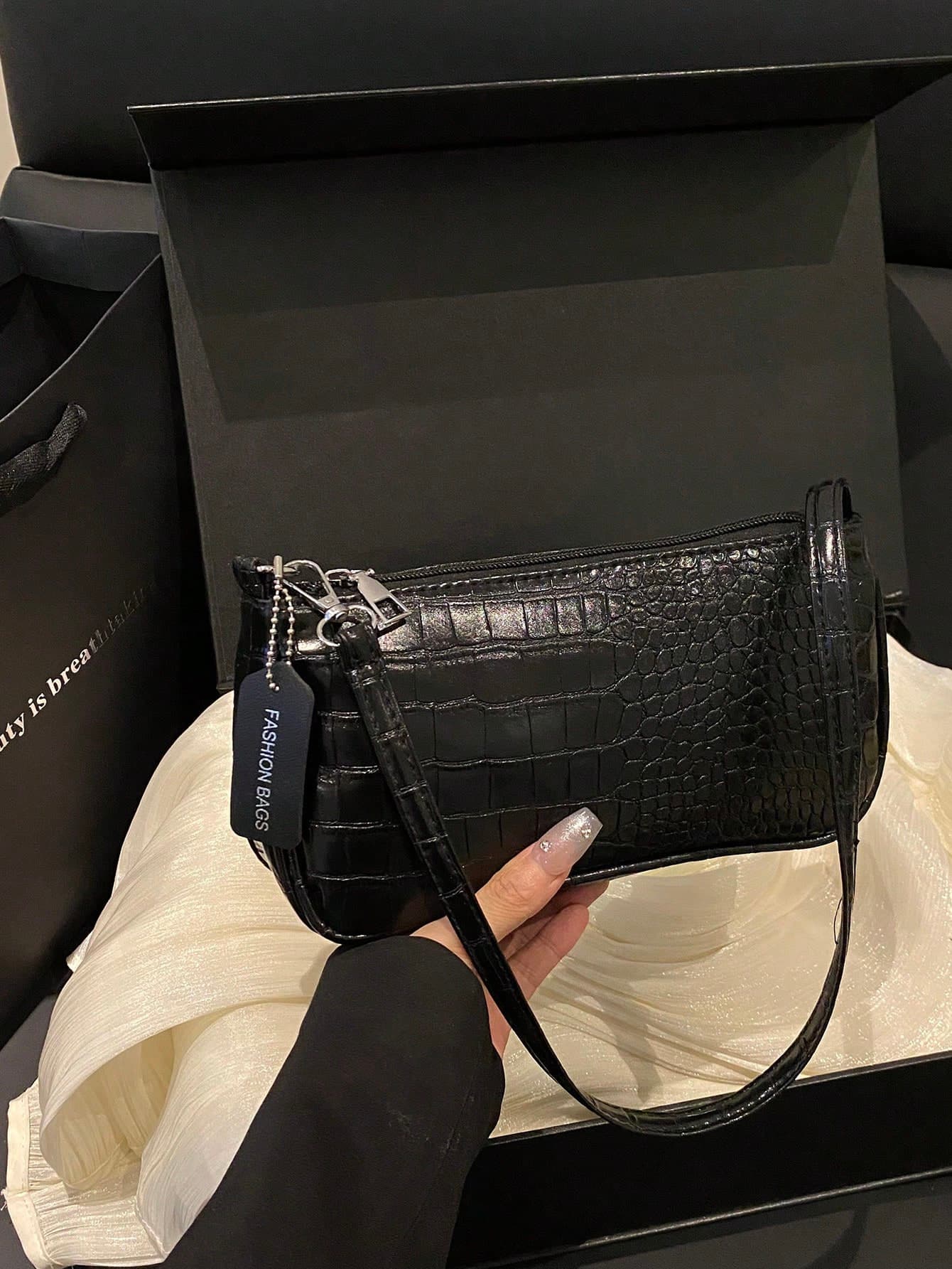 Crocodile Embossed Women's Handbags, Korean Style Ladies Underarm Tote Bags, New Fashion Shoulder Bags, Simple Commute Crescent Moon Bags , Old Money