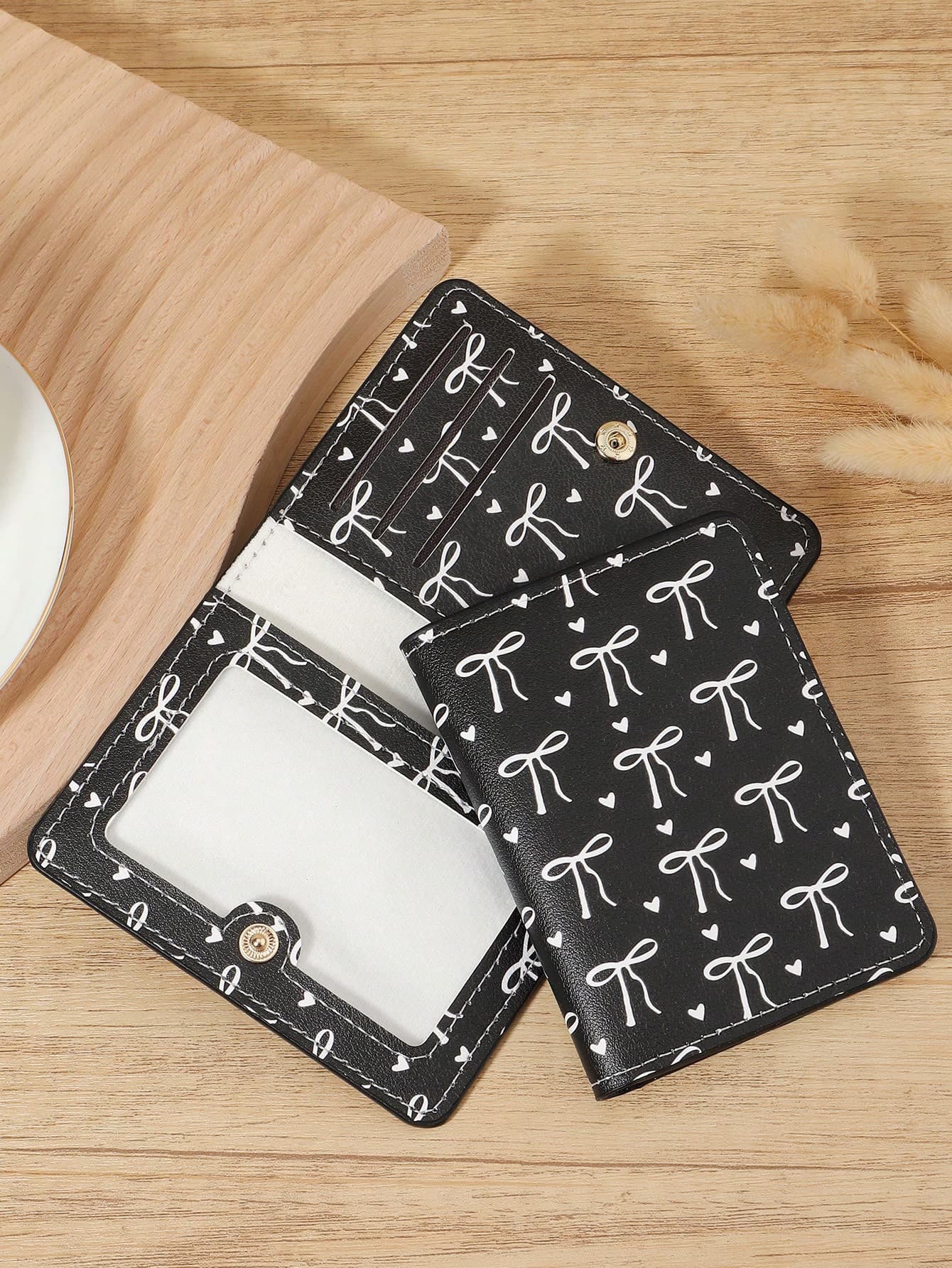 Pink Bow & Heart Pattern Mini Wallet, Fashion Minimalist Card Holder, Slim Lightweight Portable, Can Hold Cash, ID, Credit Cards, Coins, Suitable As Birthday, Anniversary Gift For Lover, Women, Girls, Teens, College Students, Men