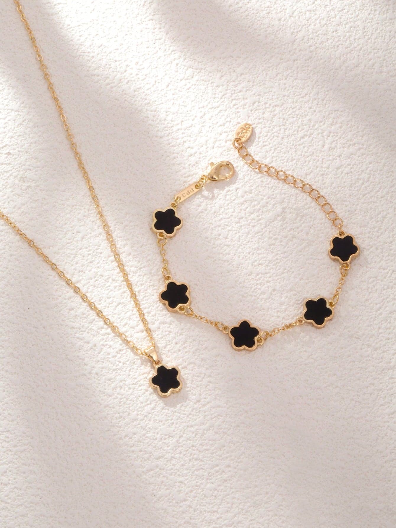 2pcs/Set, 1pc Pendant Necklace + 1pc Bracelet, Fashionable Minimalist Gold-Color Star Flower Oval Pendant, Suitable As Girlfriend, Wedding, Graduation, Date Gift